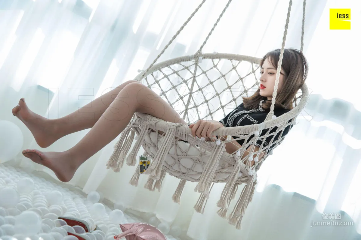 姗姗 《玩个球》[异思趣向IESS] 丝享家291 写真集37