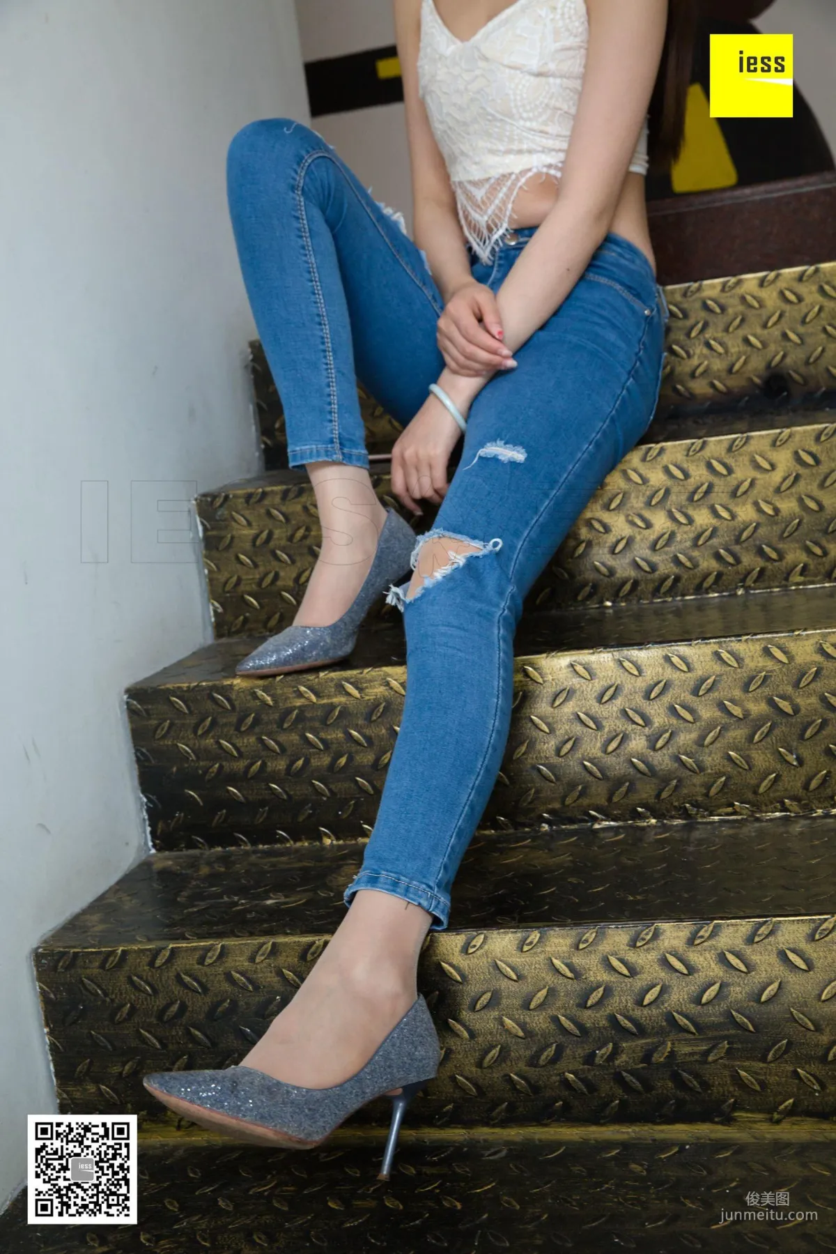 Jiu Mei 'Jiu Mei Ripped Jeans and Sheer Stockings' [IESS] Silk Enjoyer 270 Photo Set photo 16