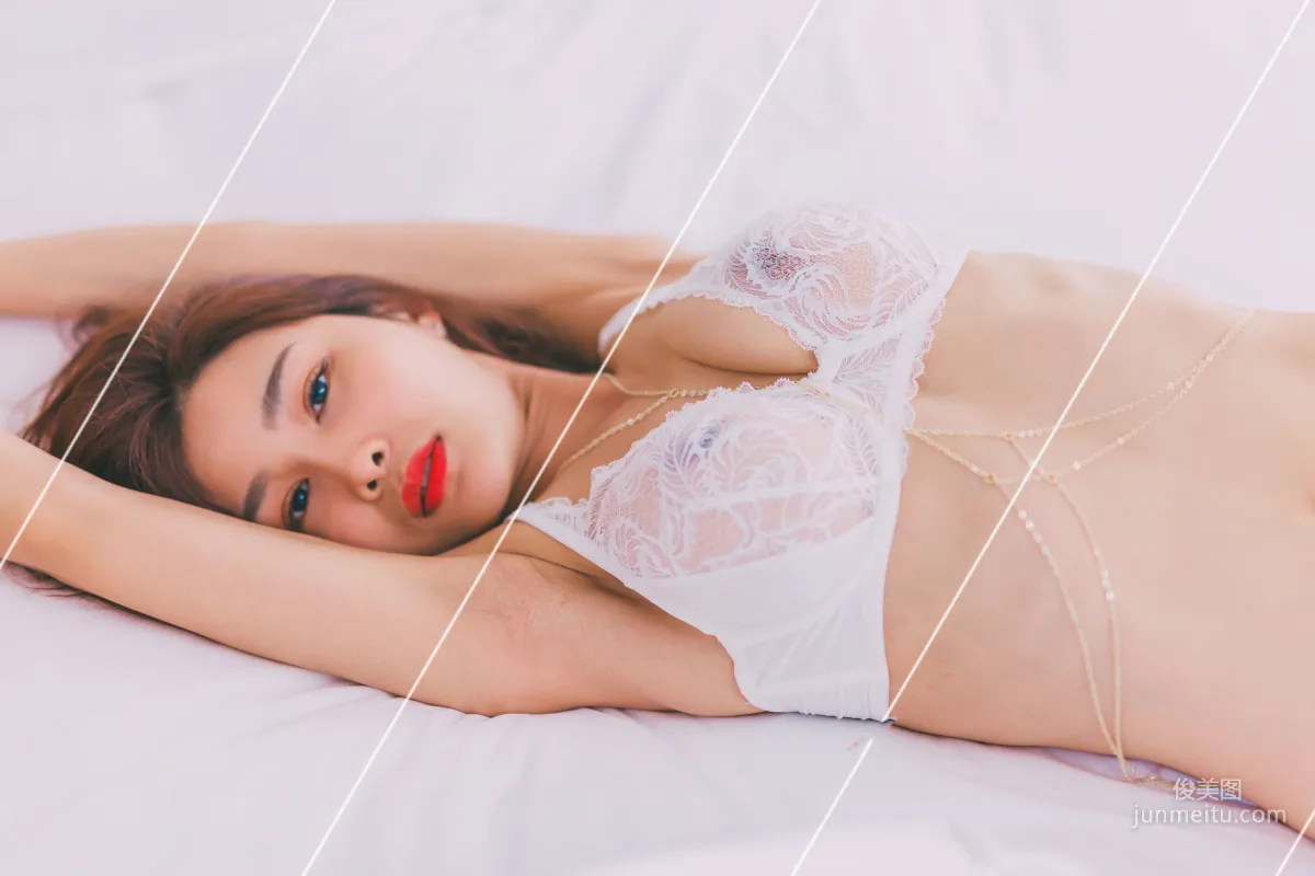 闫盼盼《裸心》写真集54