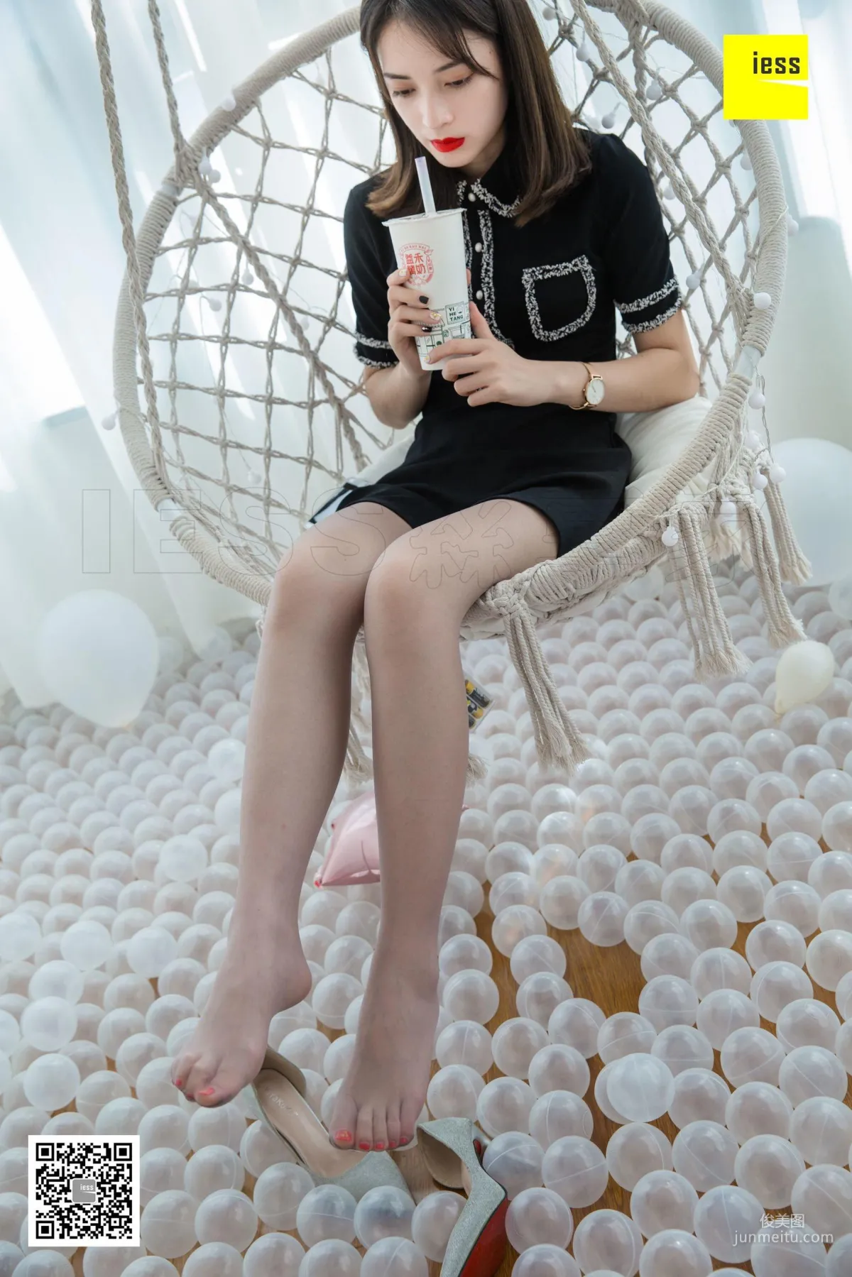 姗姗 《玩個球》[異思趣向IESS] 絲享家291 寫真集 86