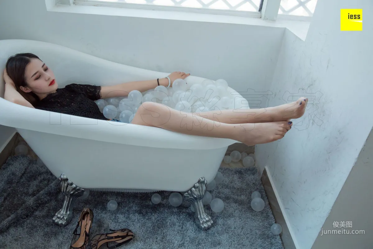Jiu Mei, Jiu Mei Bathtub Denim Shorts [IESS] Silk Enjoyer 282 Photo Set photo 42