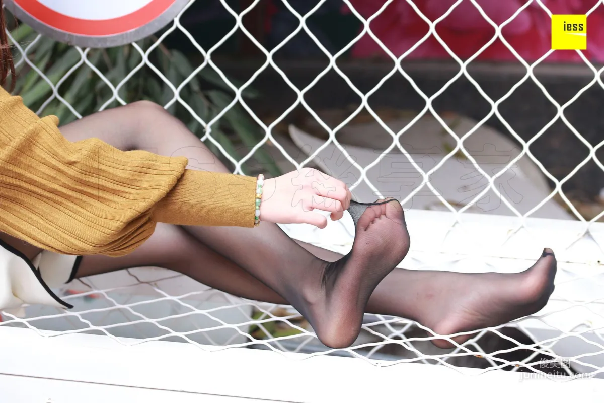 Qi Qi, The Black Stockings Beauty Waiting Alone [IESS] Silk Enjoyer 285 Photo Set photo 38