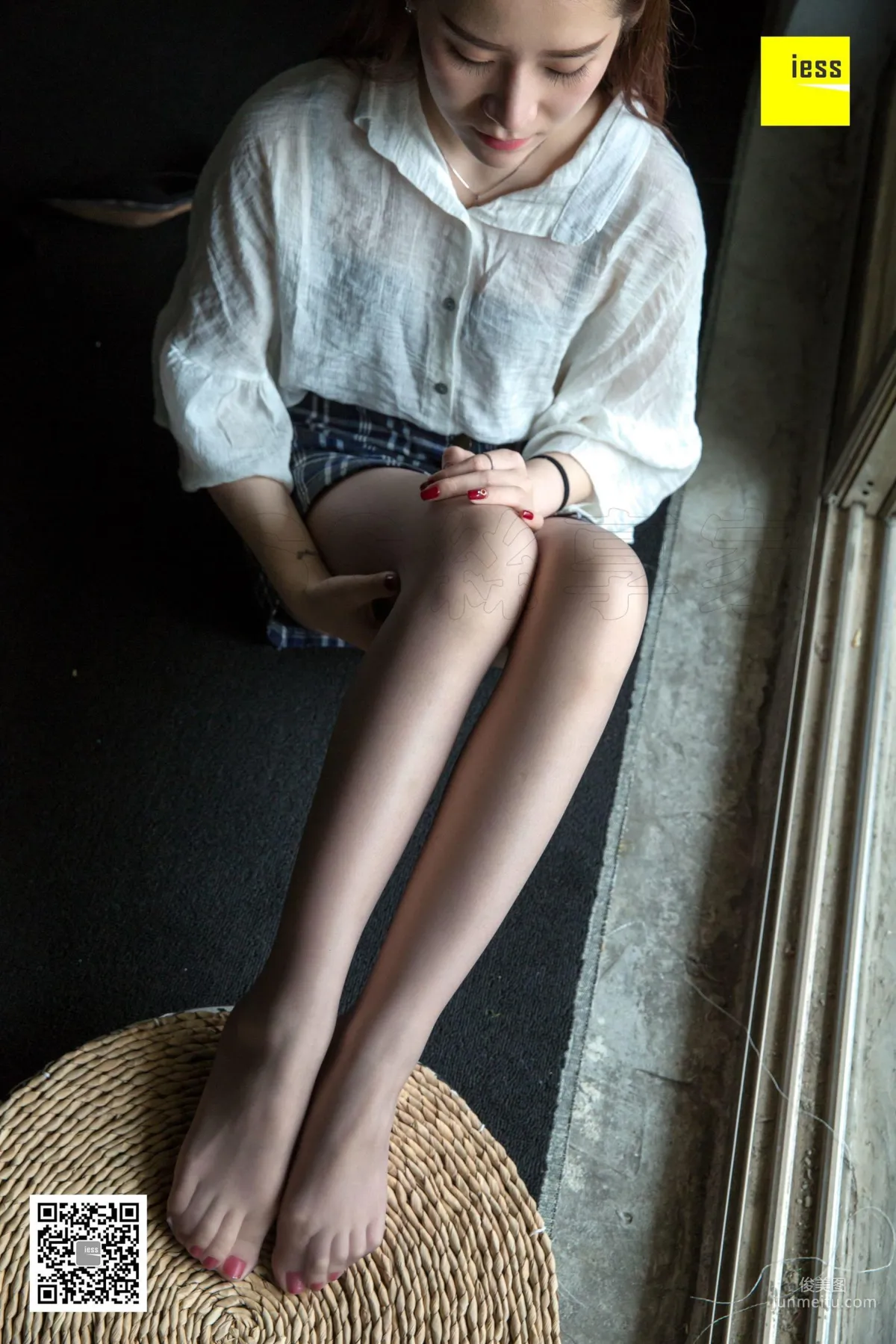 Ming Lijie Foot Model Sister Plays with Gray Stockings [IESS] Silk Enjoyer 266 Photo Set photo 71
