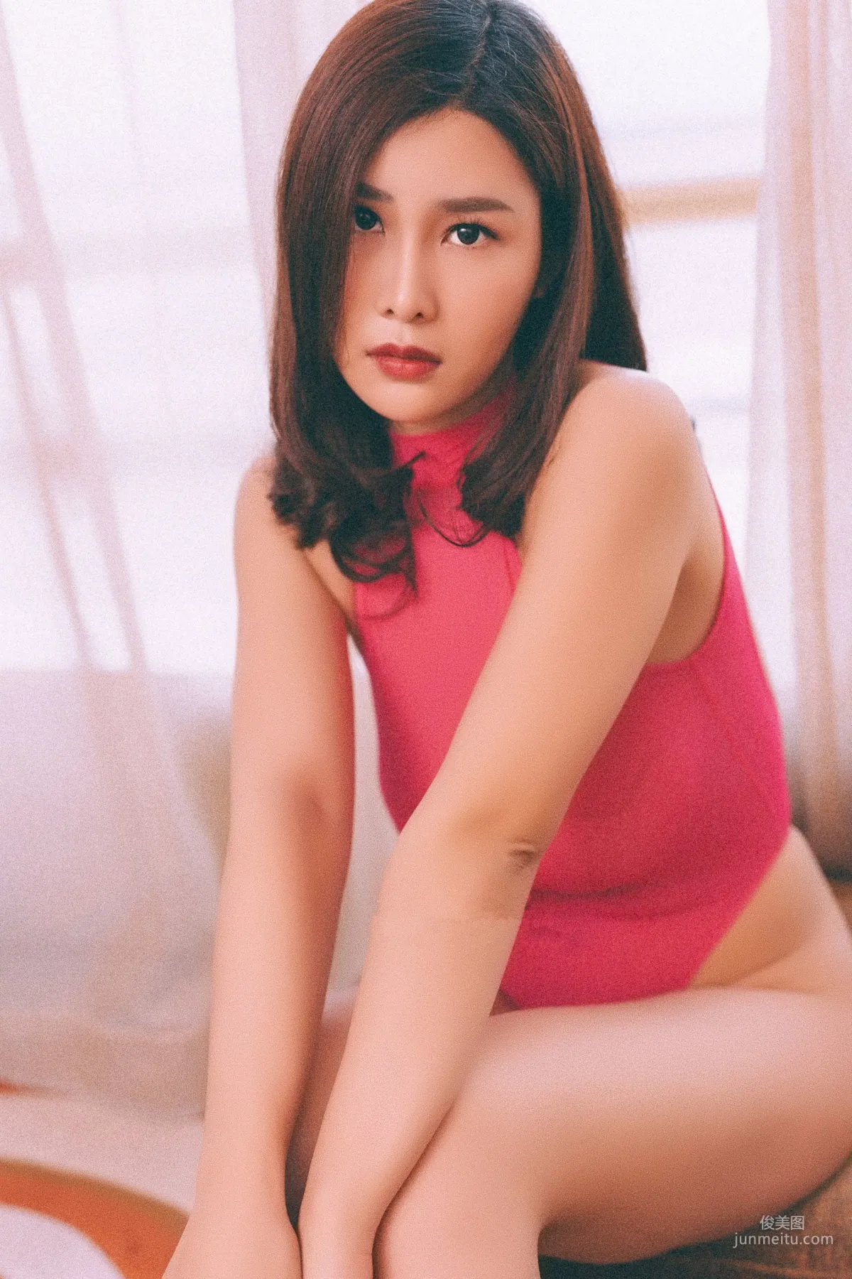 闫盼盼《火紅蜜桃》寫真集 8