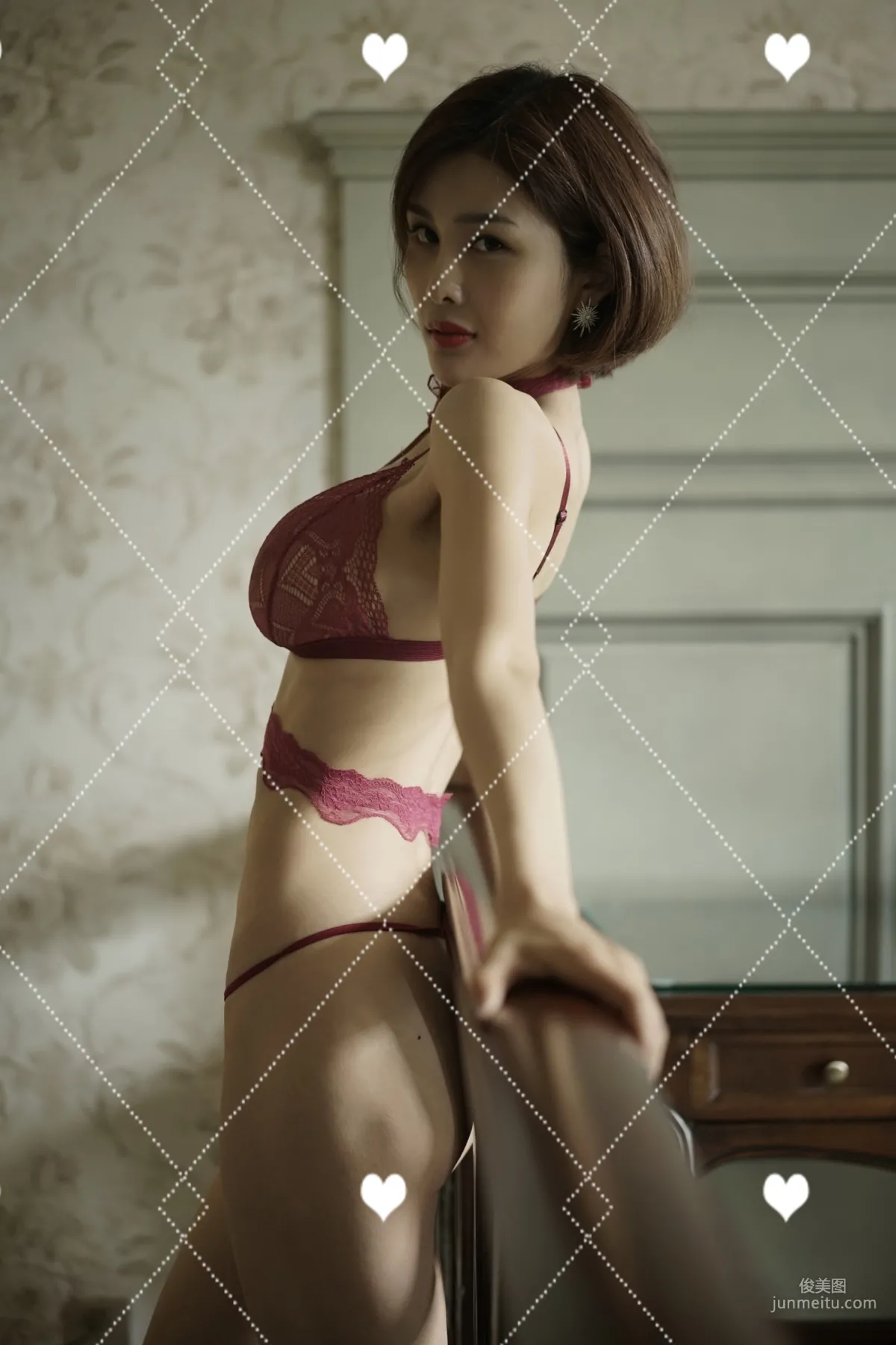 闫盼盼《紫色全屏》寫真集 20