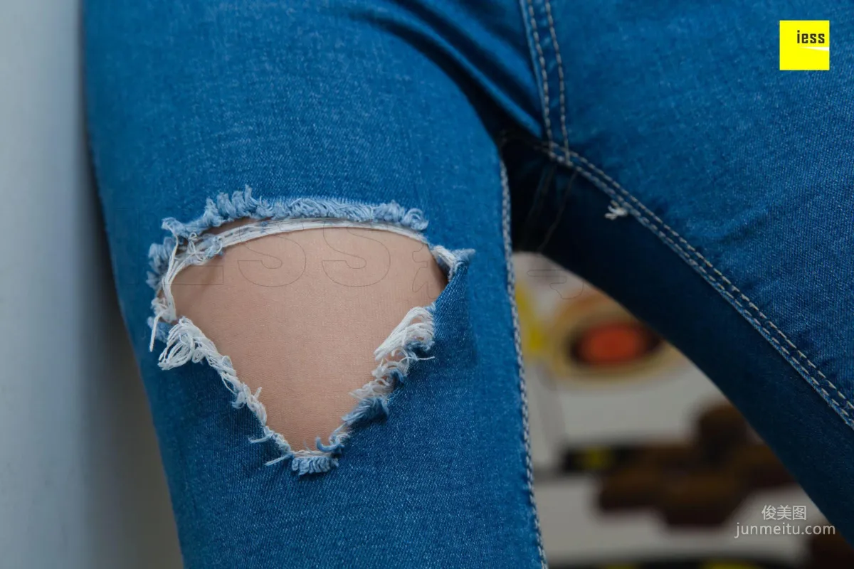 Jiu Mei 'Jiu Mei Ripped Jeans and Sheer Stockings' [IESS] Silk Enjoyer 270 Photo Set photo 23