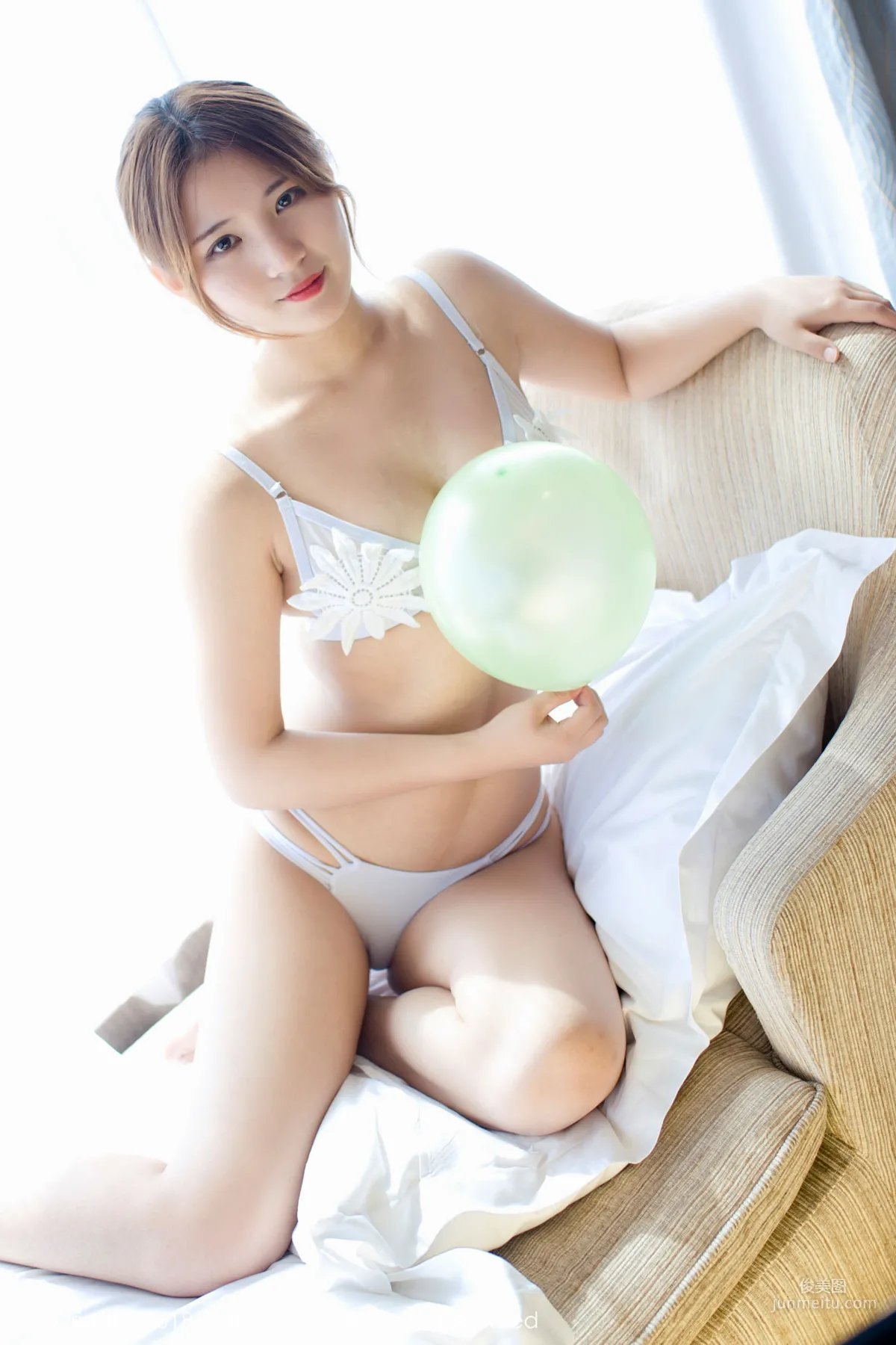 Jiujiu Aimee, White Lingerie + Black Low-Cut Bikini [XiuRen] No.1116 Photo Set photo 19
