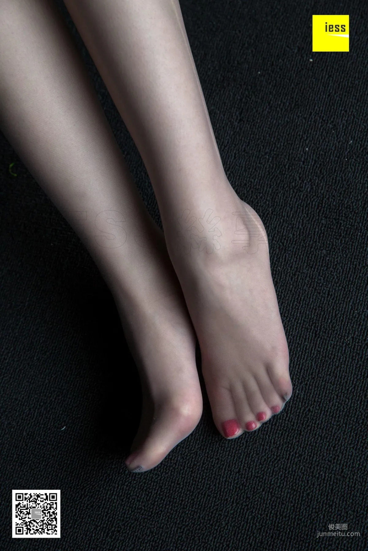 Ming Lijie Foot Model Sister Plays with Gray Stockings [IESS] Silk Enjoyer 266 Photo Set photo 36