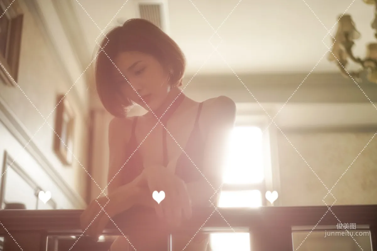 闫盼盼《紫色全屏》寫真集 14