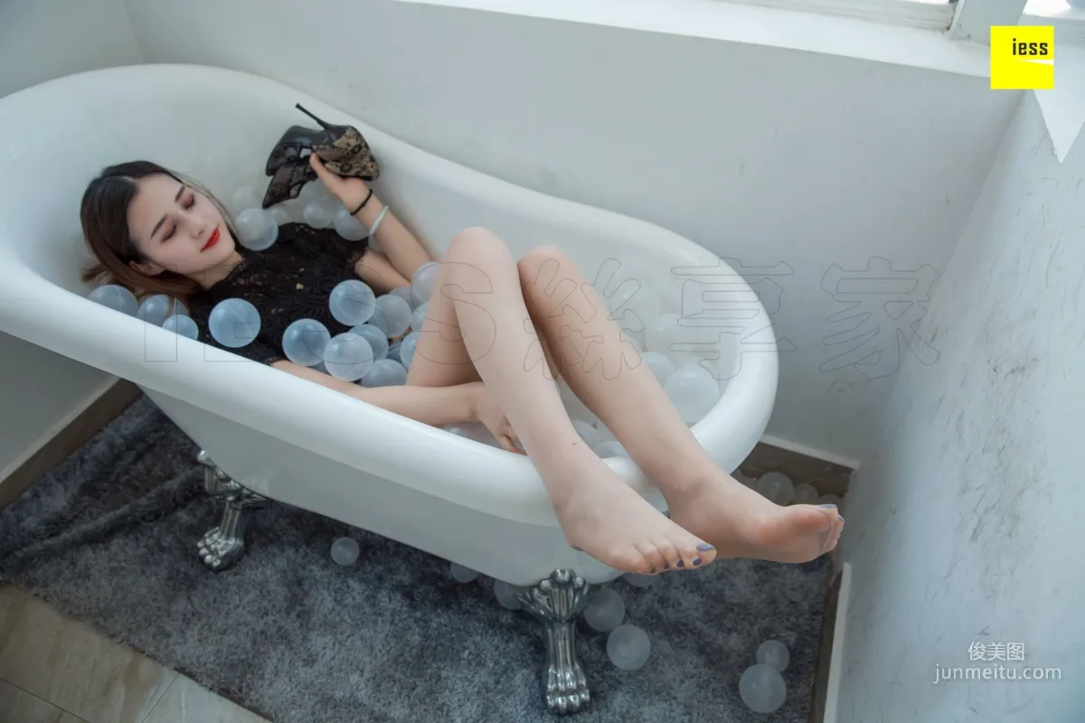 Jiu Mei, Jiu Mei Bathtub Denim Shorts [IESS] Silk Enjoyer 282 Photo Set photo 35