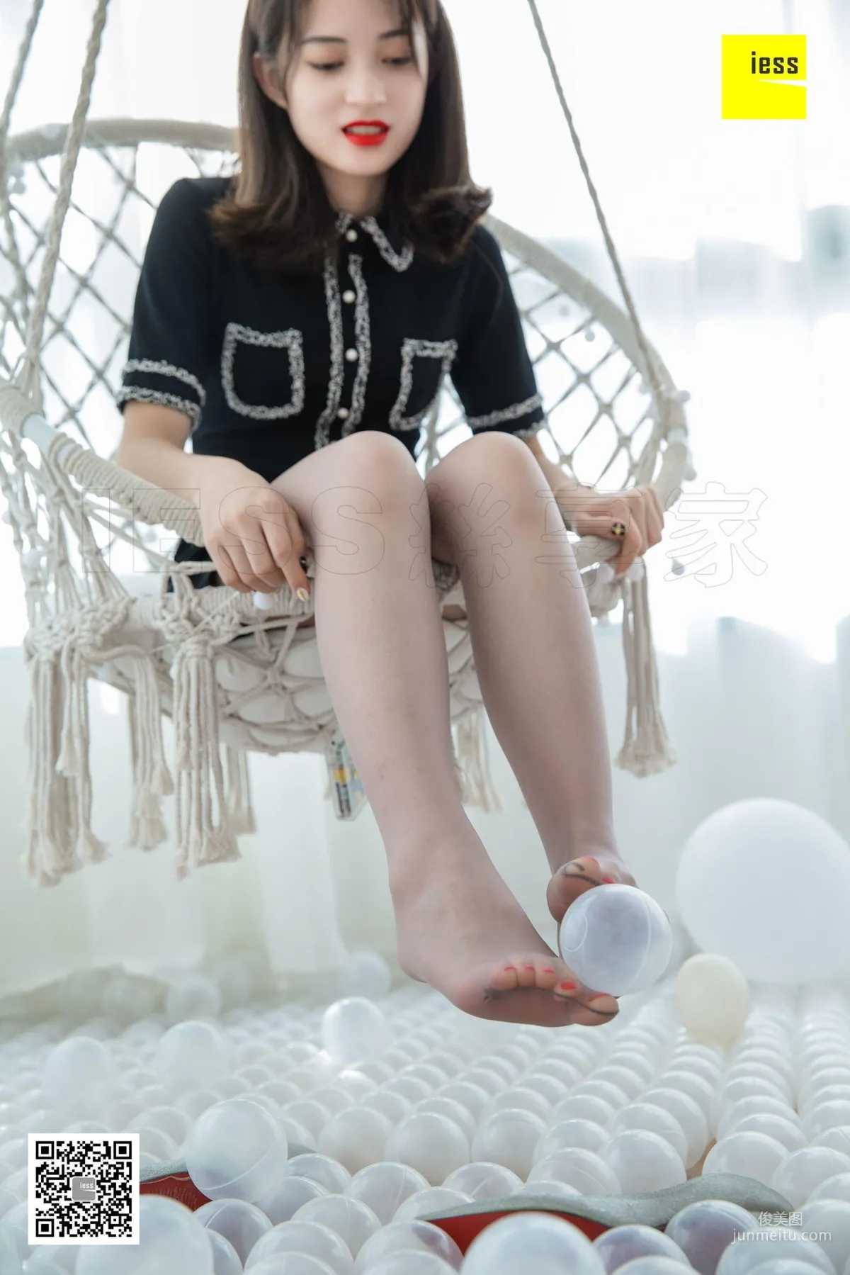 姗姗 《玩个球》[异思趣向IESS] 丝享家291 写真集21