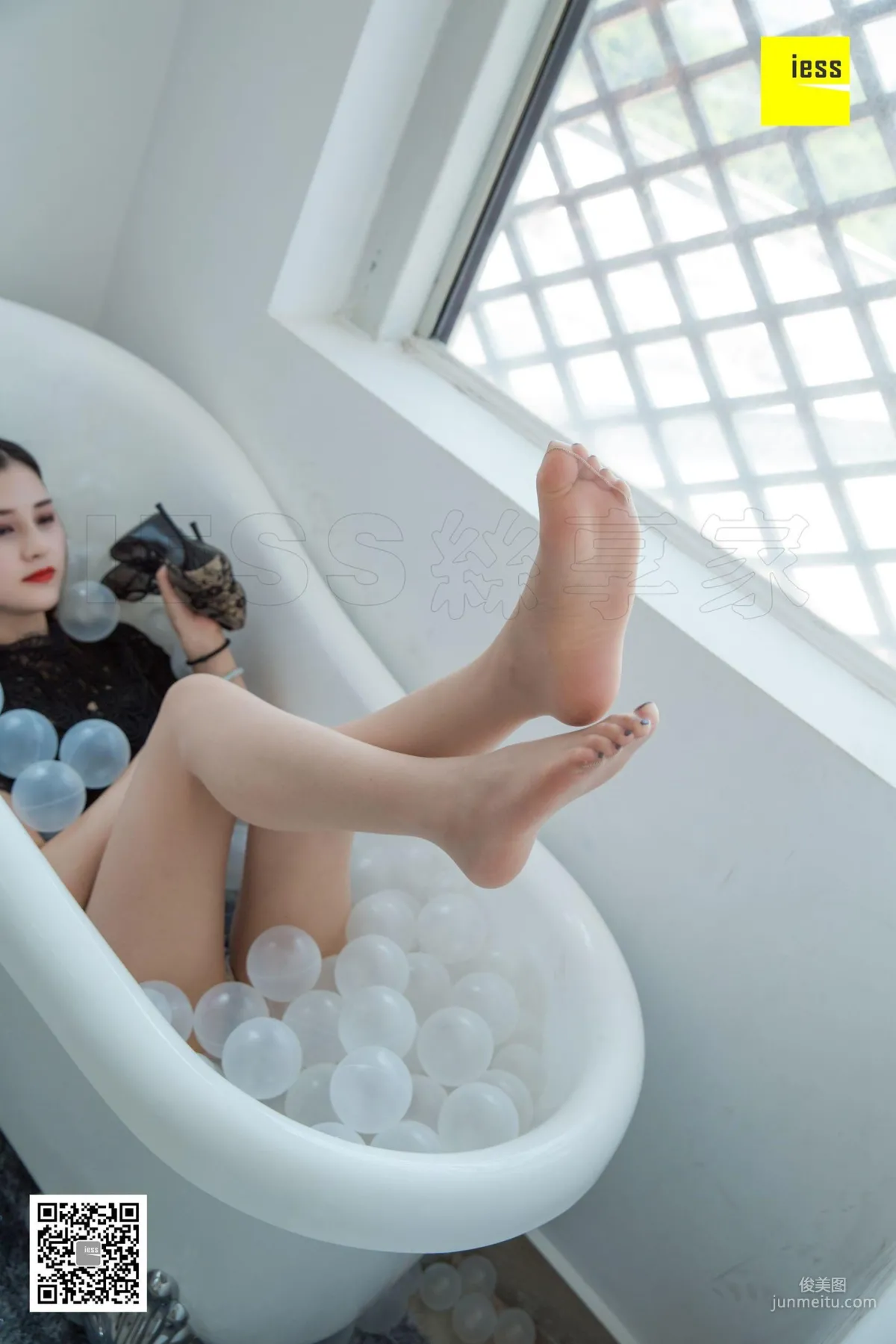 Jiu Mei, Jiu Mei Bathtub Denim Shorts [IESS] Silk Enjoyer 282 Photo Set photo 38