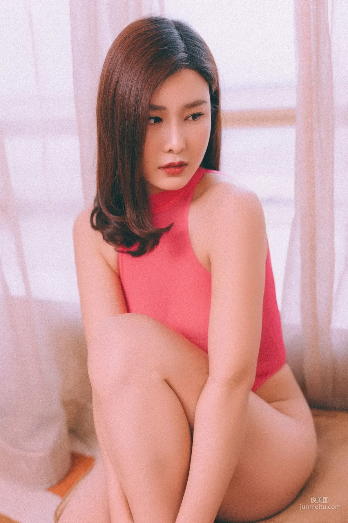 闫盼盼《火紅蜜桃》寫真集 9