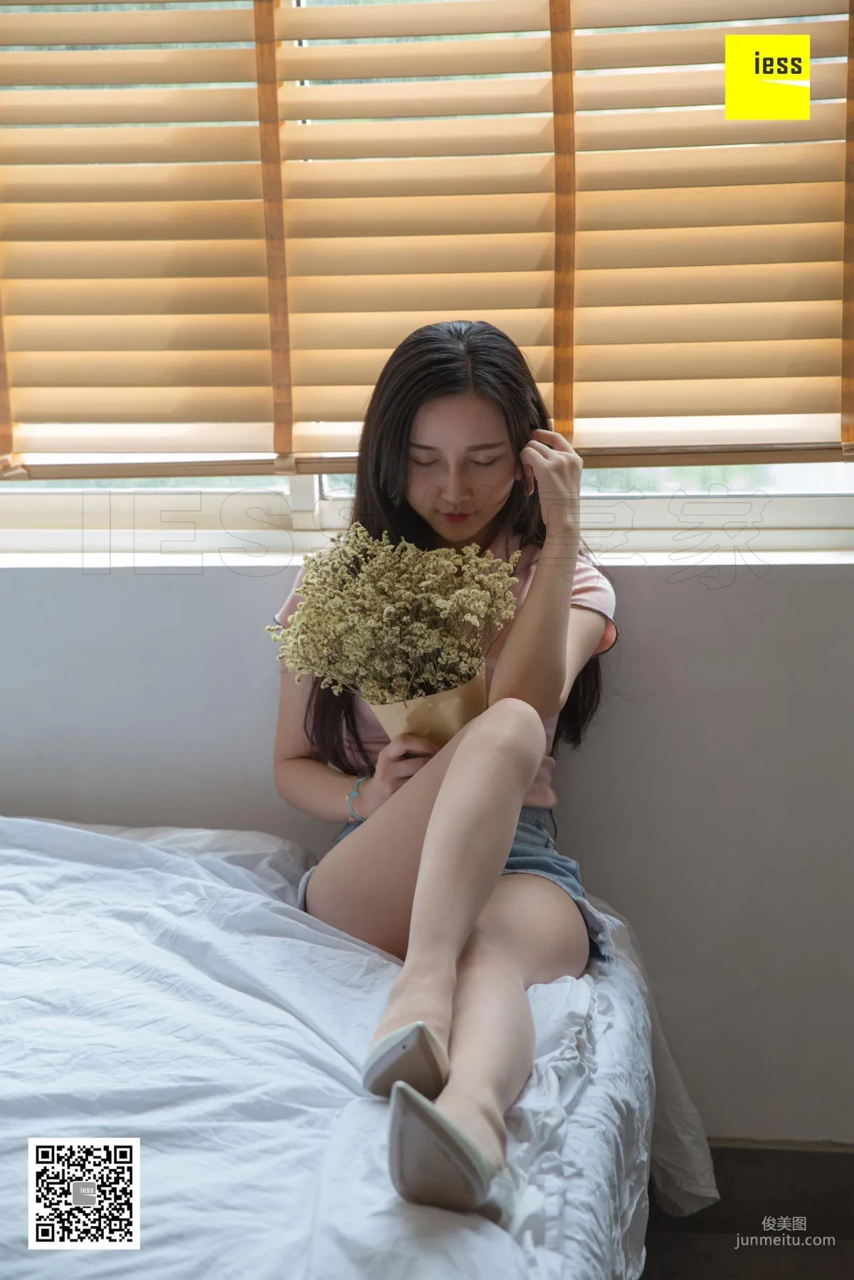 Wen Xin The Secret Under the Blinds [IESS] Silk Enjoyer 293 Photo Set photo 4
