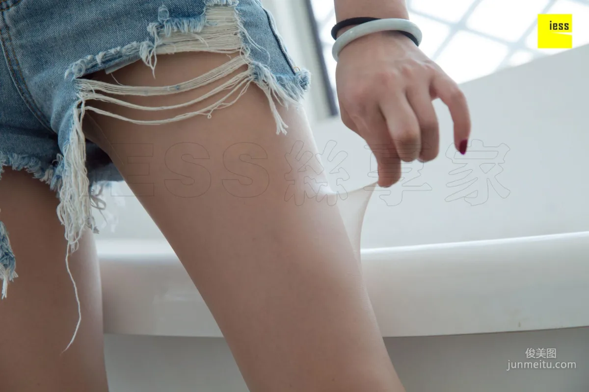 Jiu Mei, Jiu Mei Bathtub Denim Shorts [IESS] Silk Enjoyer 282 Photo Set photo 14
