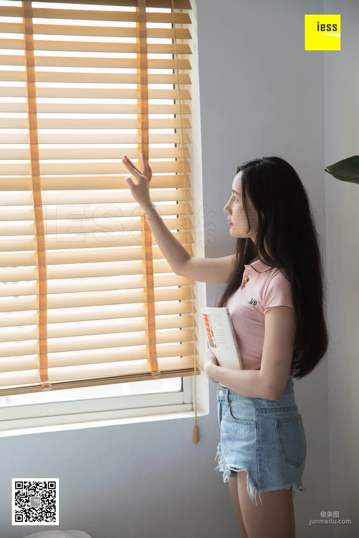 Wen Xin The Secret Under the Blinds [IESS] Silk Enjoyer 293 Photo Set photo 23