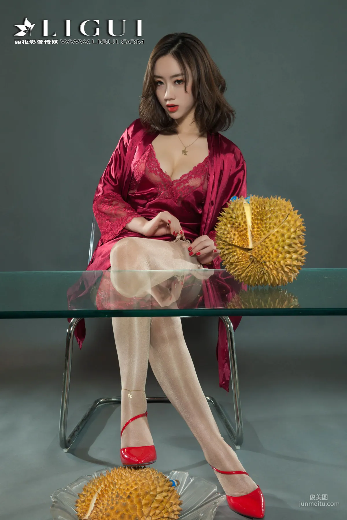 足模然然《榴莲丝袜少妇》 [丽柜Liguil] 写真集9