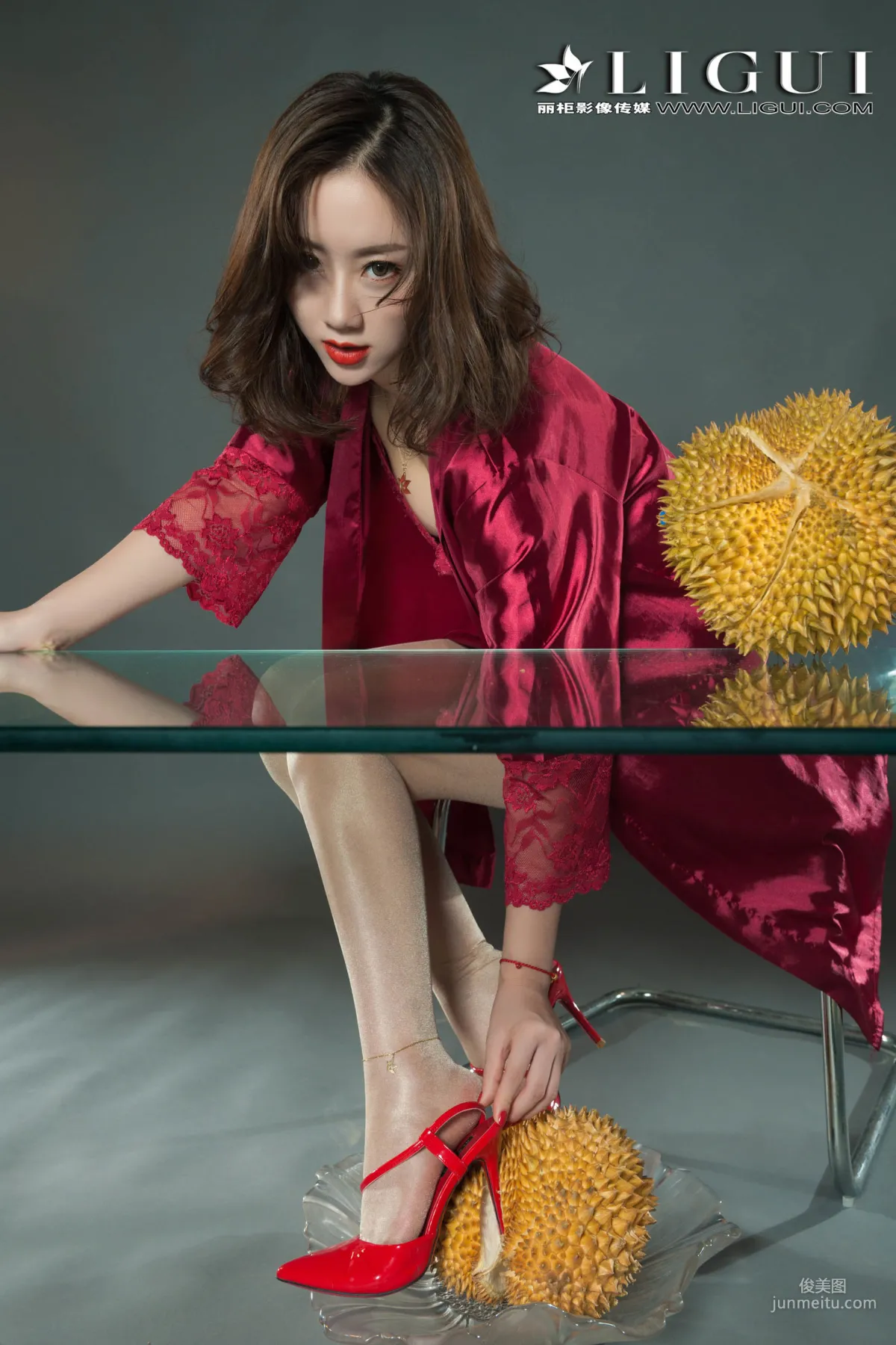 足模然然《榴莲丝袜少妇》 [丽柜Liguil] 写真集19