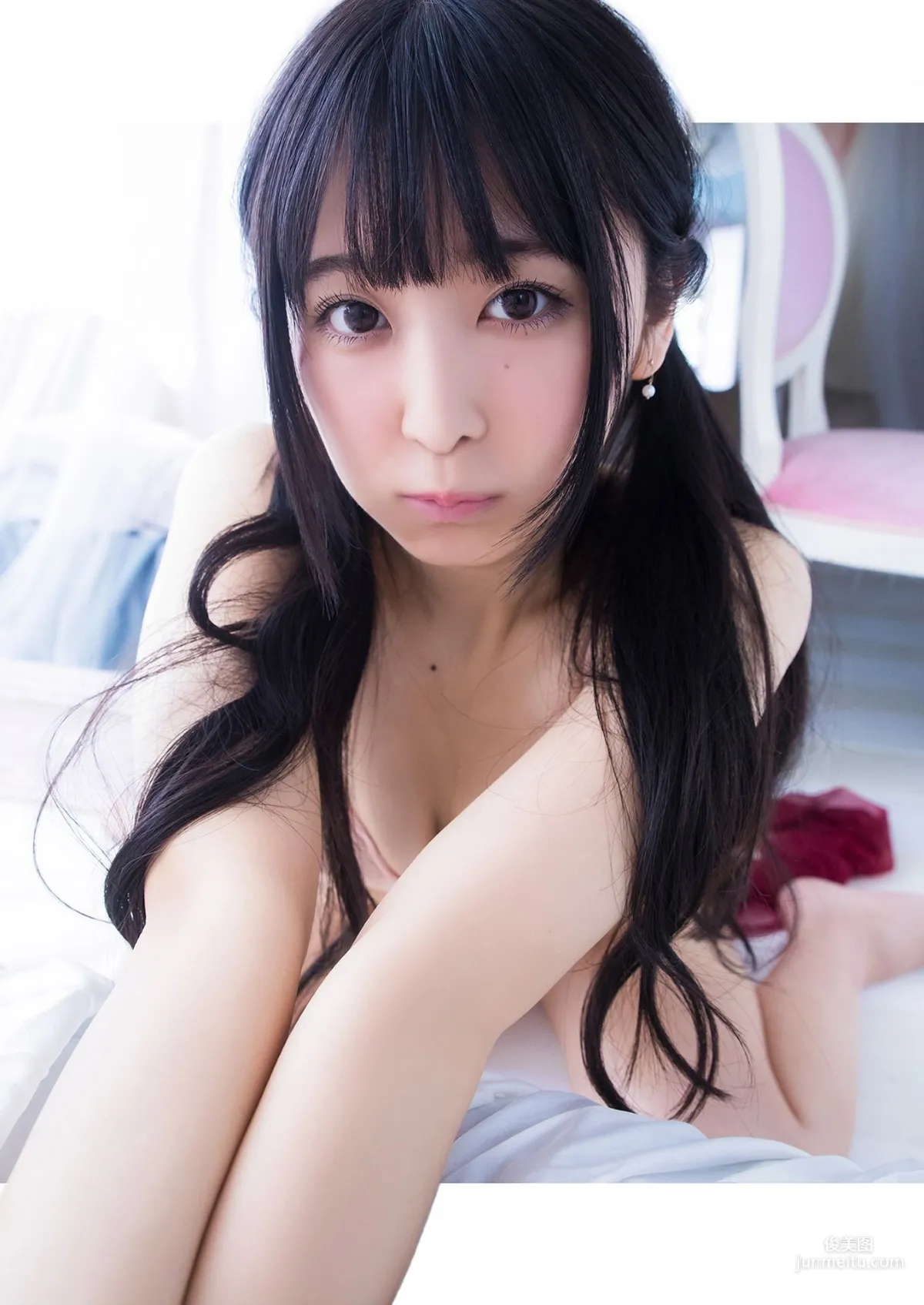真島なおみ「不思議な少女の秘密の花園」[PB] 写真集10