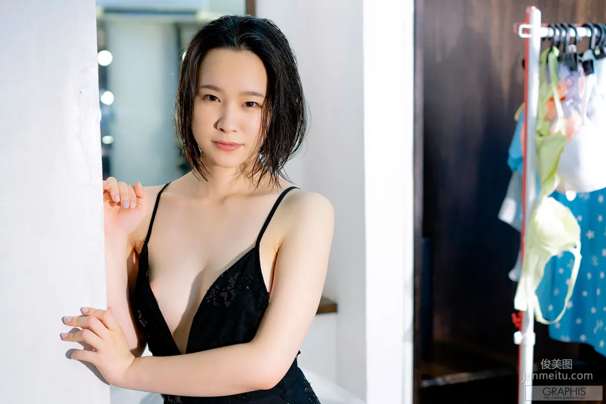 First Strip Girl Fumika Hatsuno Fumika Hatsuno / Fumika Hatsuno [Graphis] No.161 Photo Set photo 49