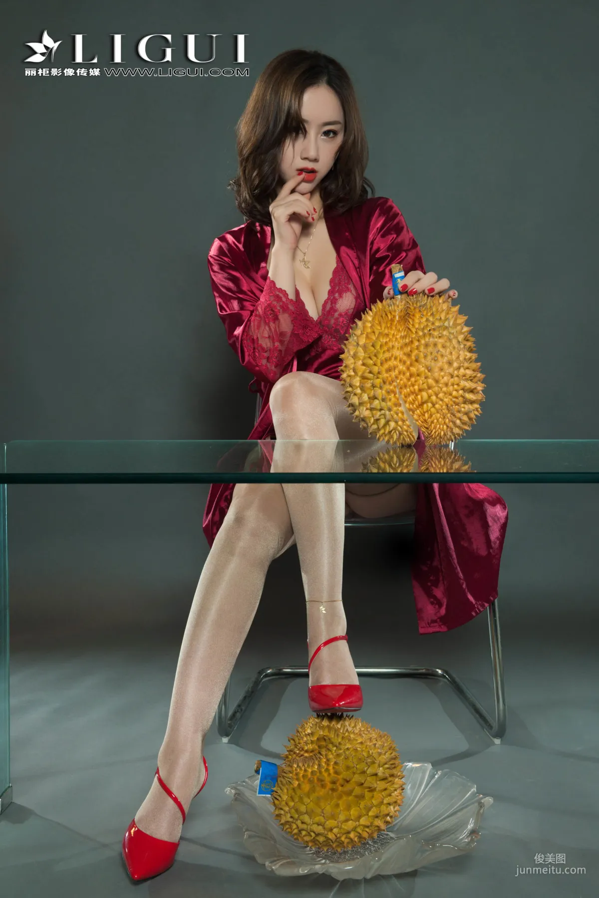 足模然然《榴莲丝袜少妇》 [丽柜Liguil] 写真集3