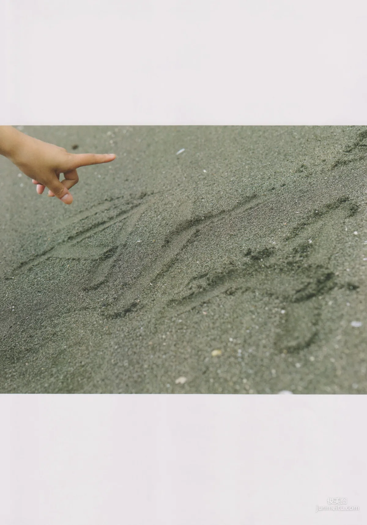 沖田彩花《十五の夏》 [PB] ファースト寫真集 10
