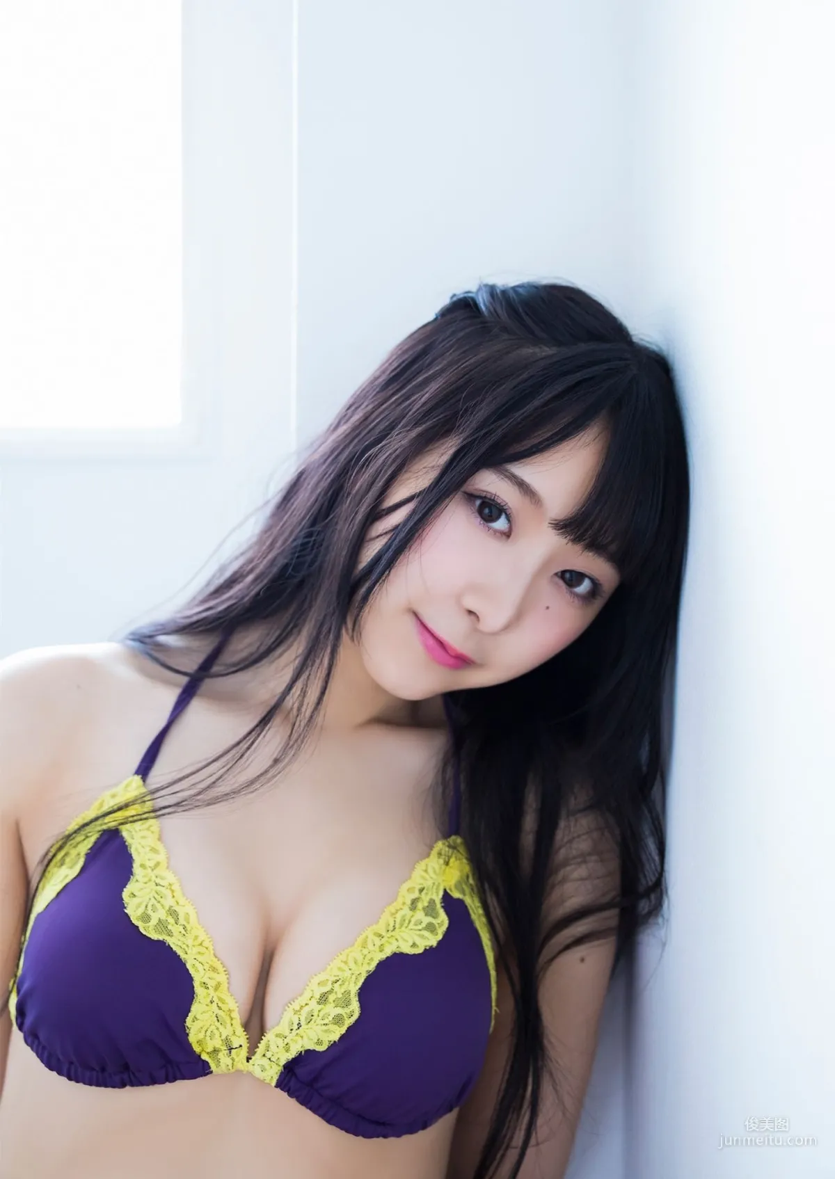 真島なおみ「不思議な少女の秘密の花園」[PB] 写真集8