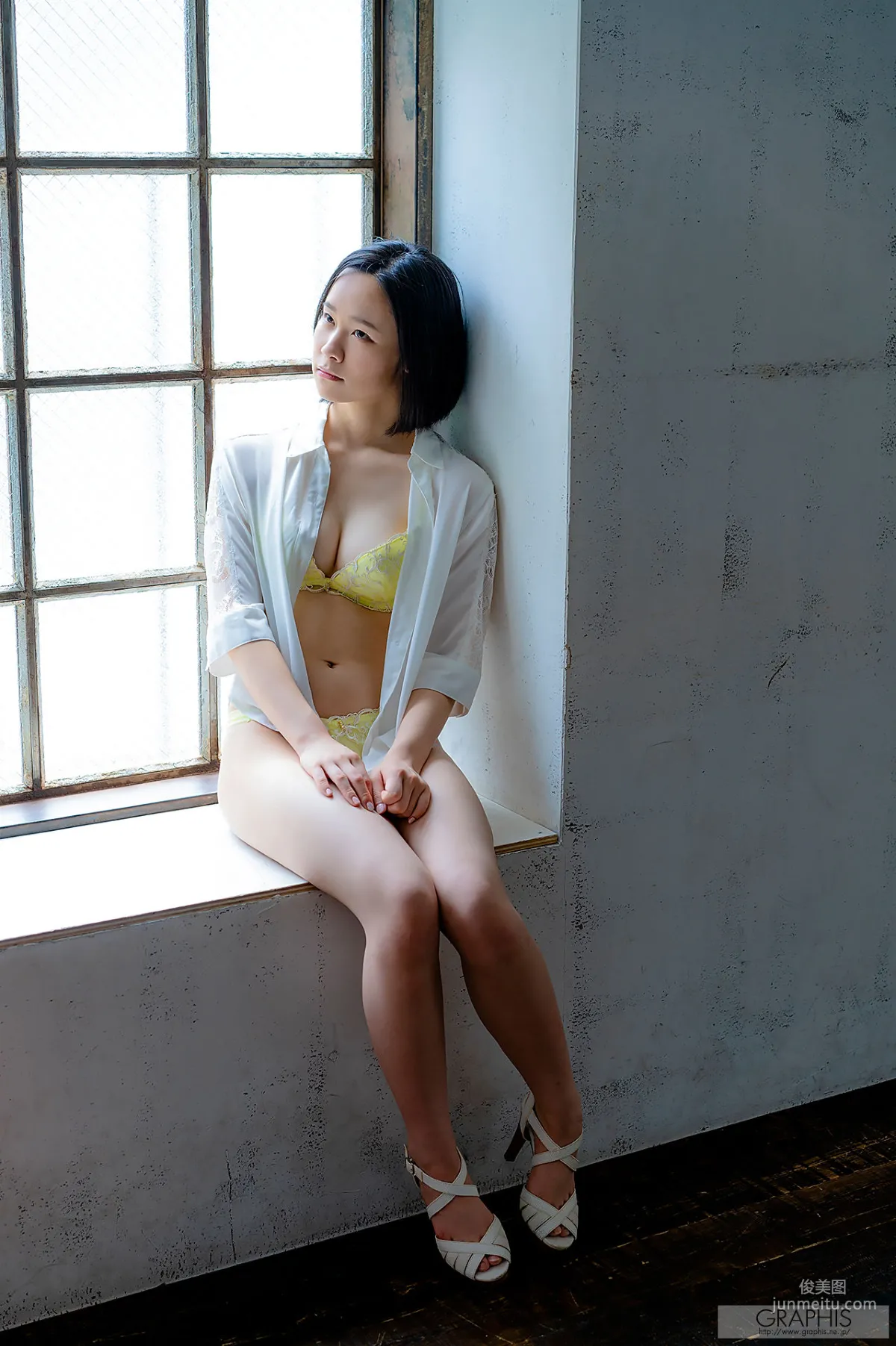First Strip Girl Fumika Hatsuno Fumika Hatsuno / Fumika Hatsuno [Graphis] No.161 Photo Set photo 6