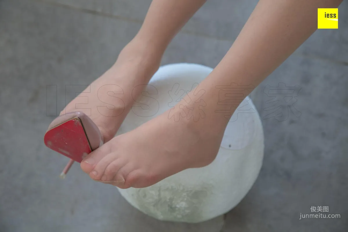 Wen Xin Slightly Raised Curves [IESS] Silk Enjoyer 311 Beautiful Legs and Feet Photo Set photo 41