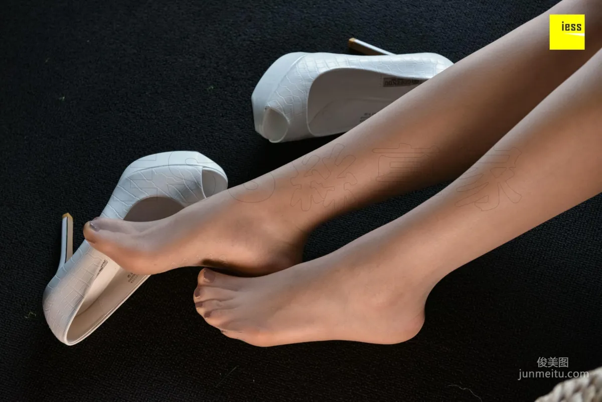 Qi Qi, Fantasy of Fish Mouth [IESS] Silk Enjoyer 307, Beautiful Legs and Silk Feet Photo Set photo 24