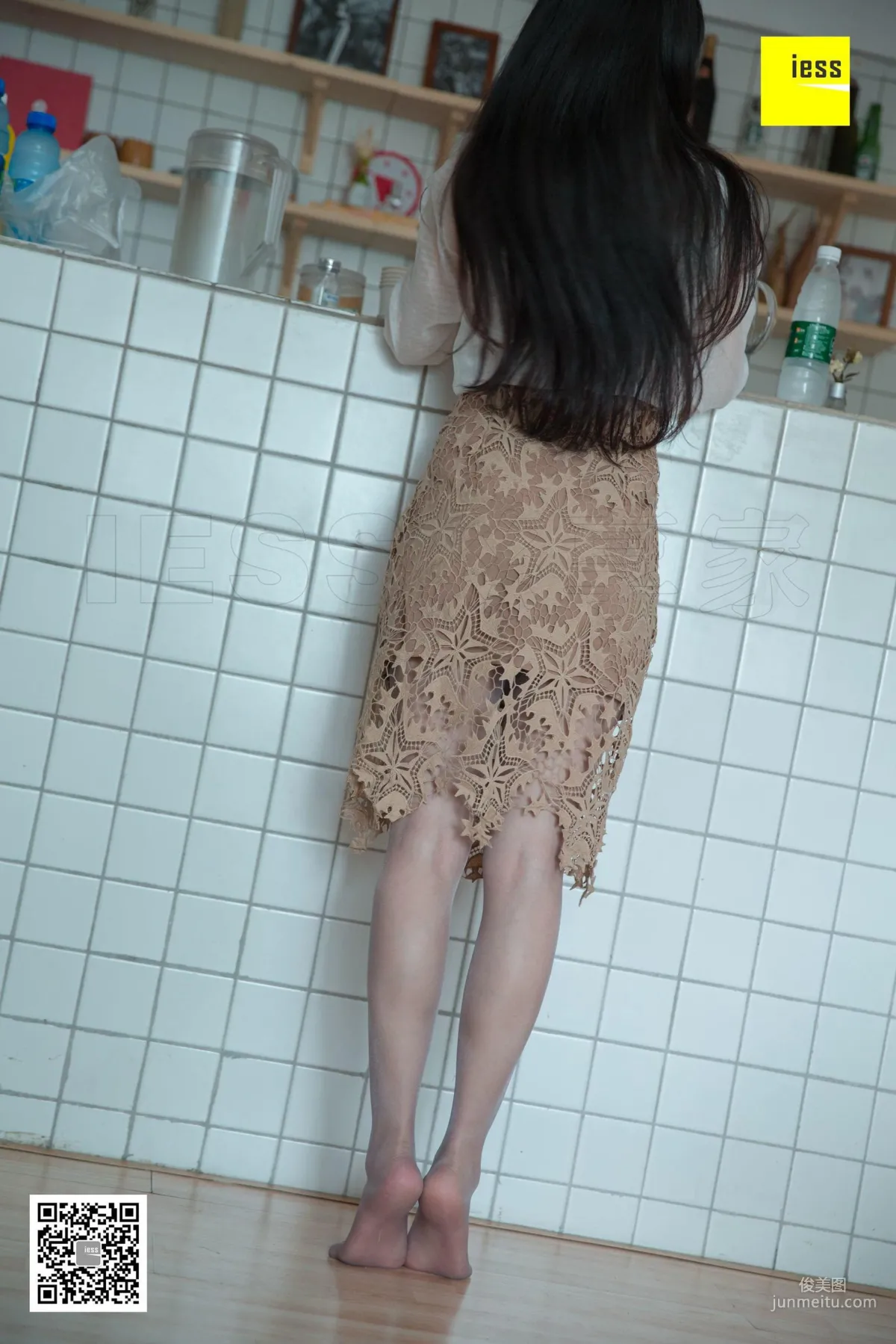 Wen Xin, Big Bear Also Likes Gray Stockings, [IESS] Silk Enjoyer 301 Beautiful Legs and Silk Feet Photo Set photo 41