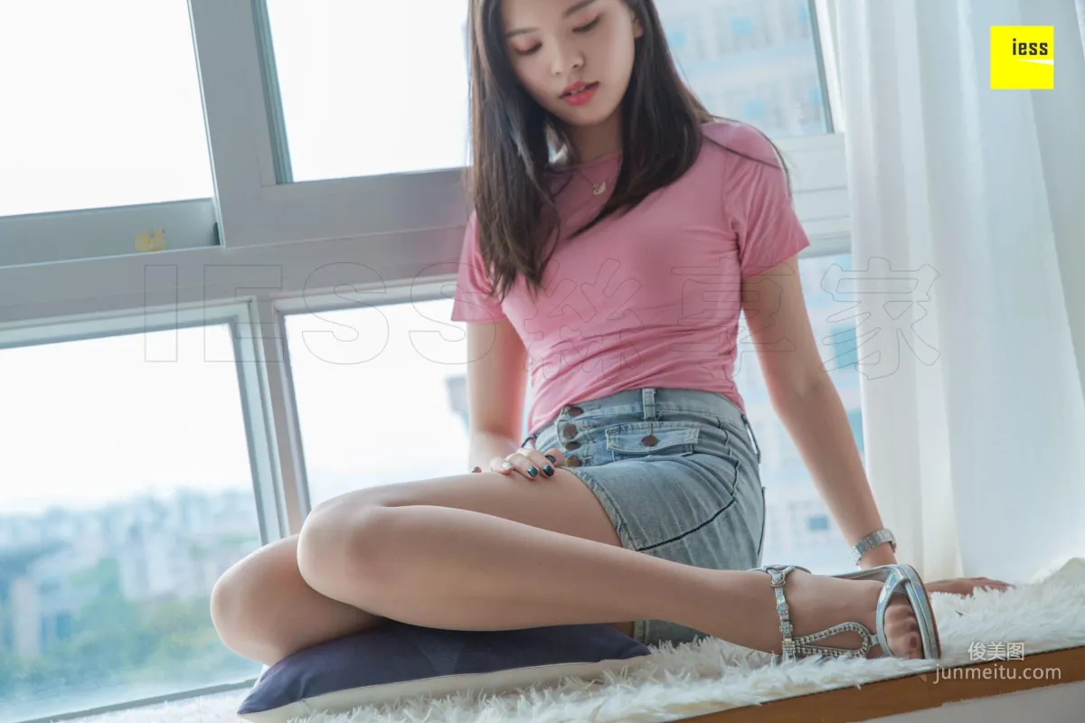 Qi Qi Spring-Loving Girl Under the Bay Window [IESS] Silk Enjoyer 302 Legs Photo Set photo 33