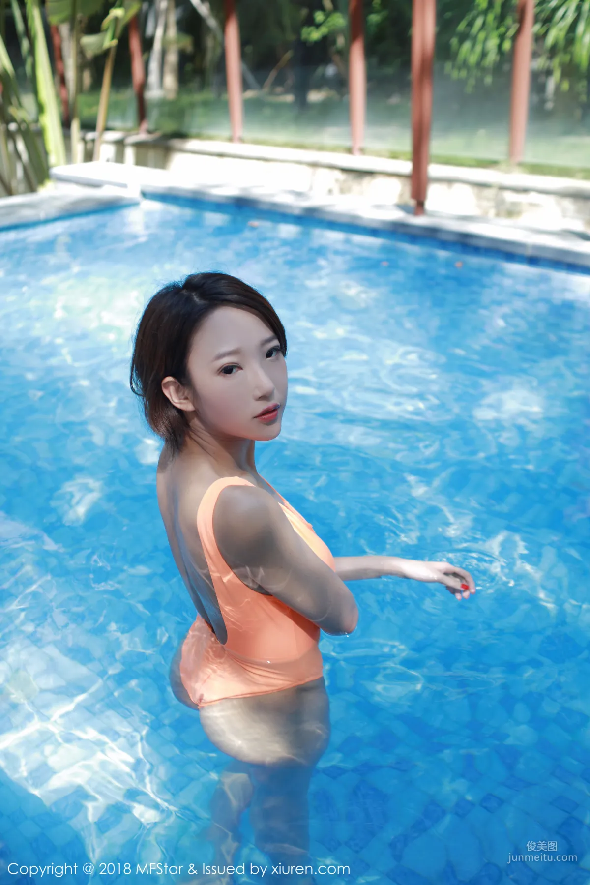 Lizi Riz Pool Wet Body Allure and Sexy Lingerie [MFStar] Vol.142 Photo Set photo 7