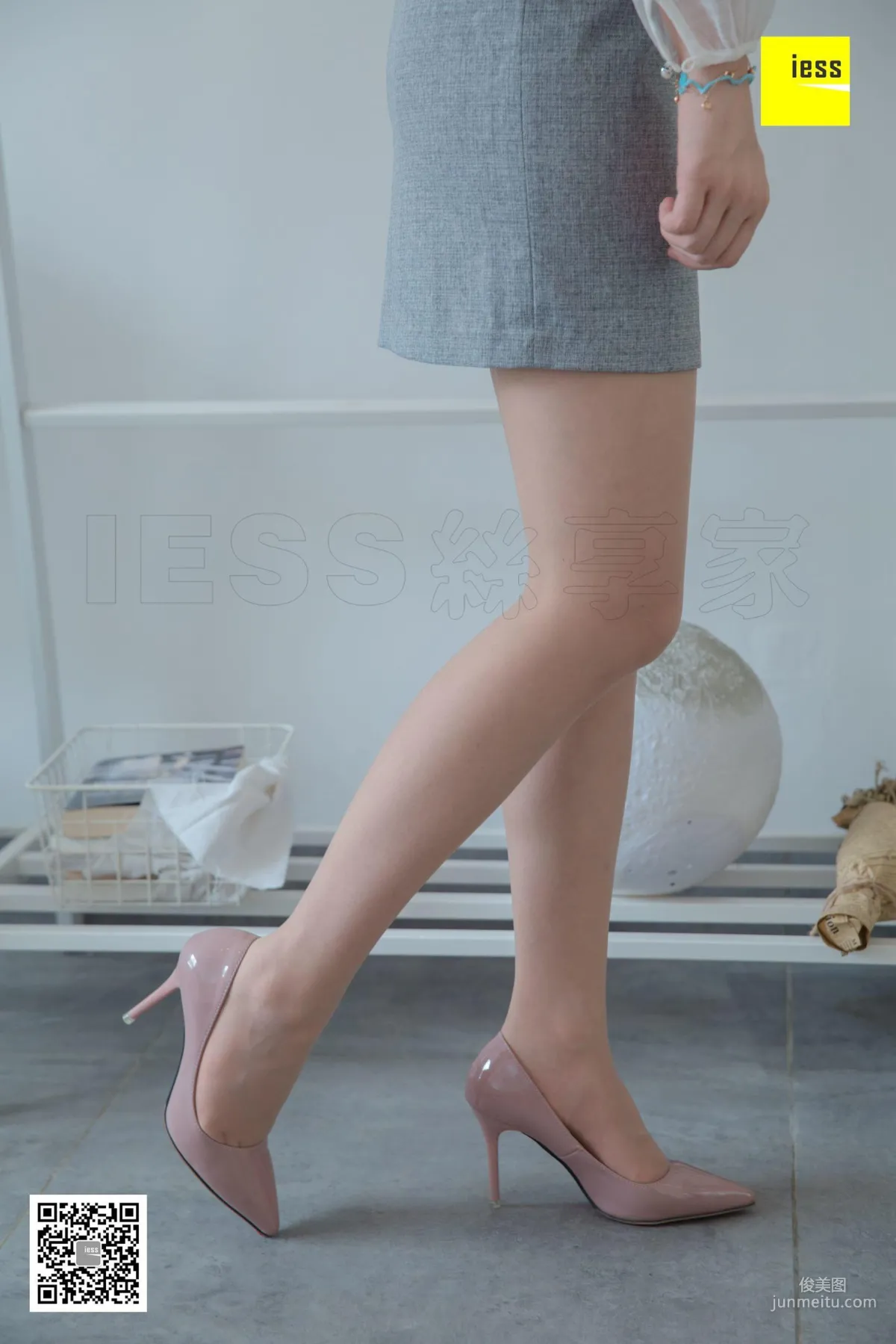 Wen Xin Slightly Raised Curves [IESS] Silk Enjoyer 311 Beautiful Legs and Feet Photo Set photo 82