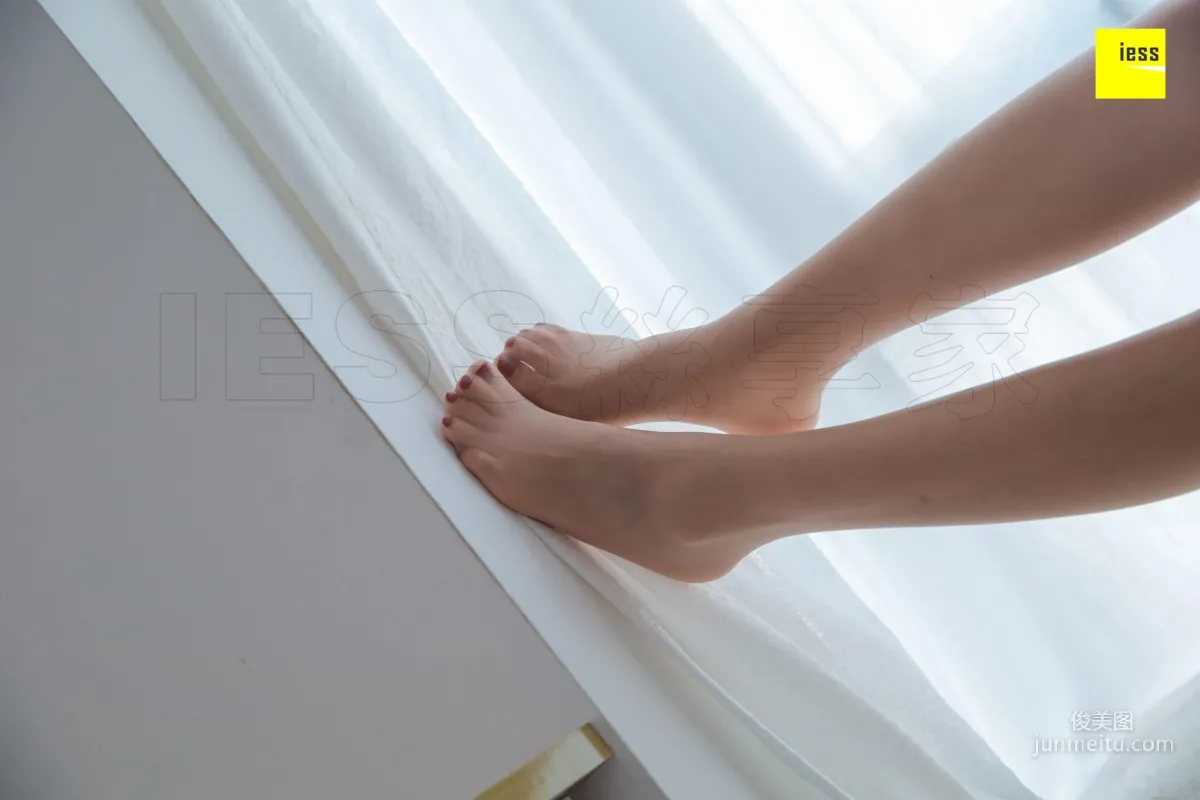 Qi Qi Spring-Loving Girl Under the Bay Window [IESS] Silk Enjoyer 302 Legs Photo Set photo 60