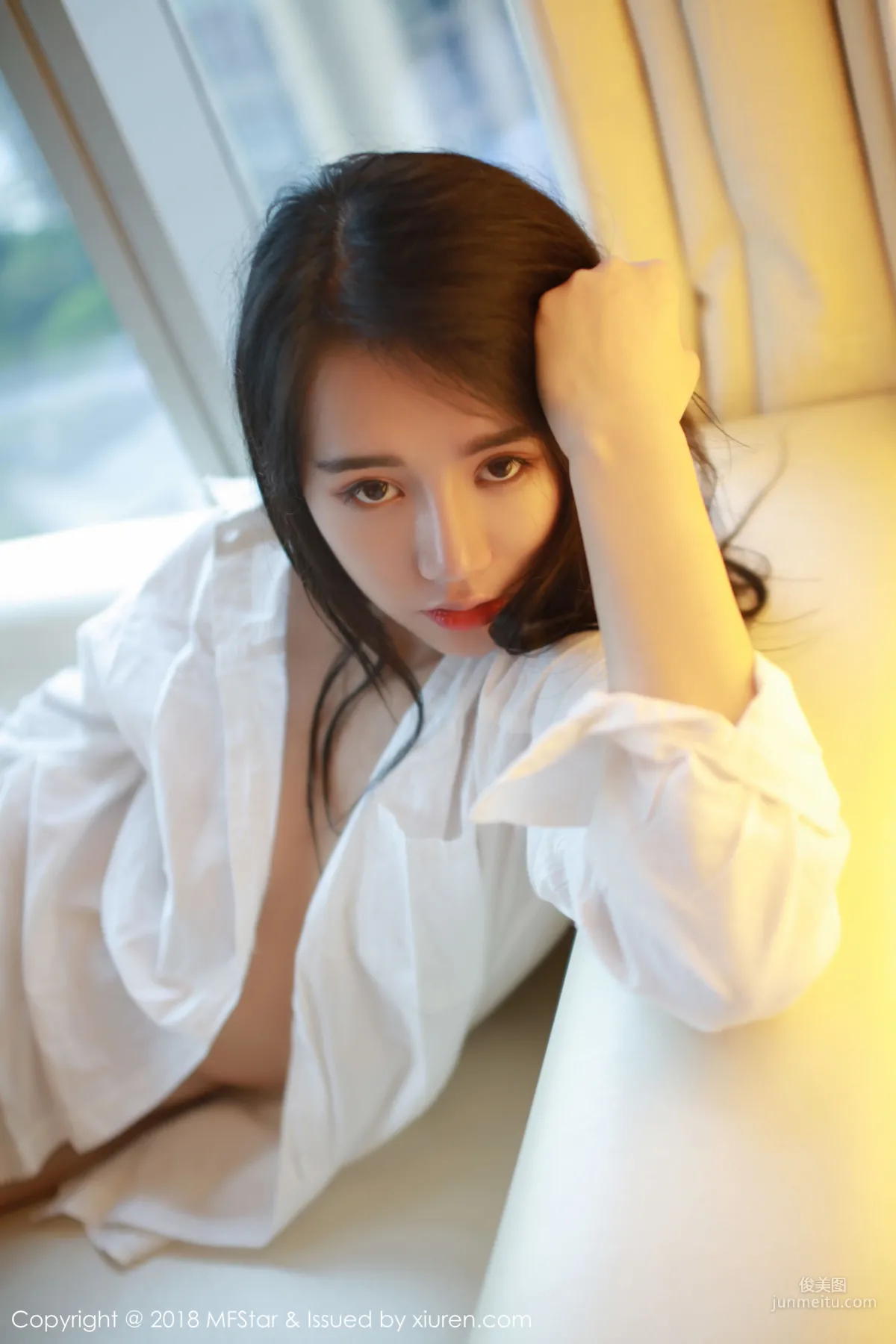 白子嫣nicky《丝袜美腿诱惑》 [模范学院MFStar] Vol.143 写真集13