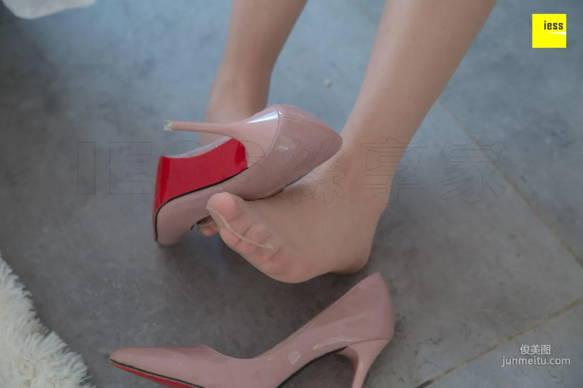 Wen Xin Slightly Raised Curves [IESS] Silk Enjoyer 311 Beautiful Legs and Feet Photo Set photo 69