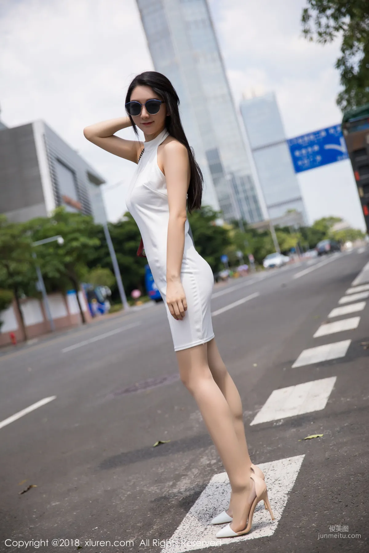 Angela Xiao Reba, Car Shoot Stockings Series Ultimate Temptation, [XiuRen] No.1149 Photo Set photo 2