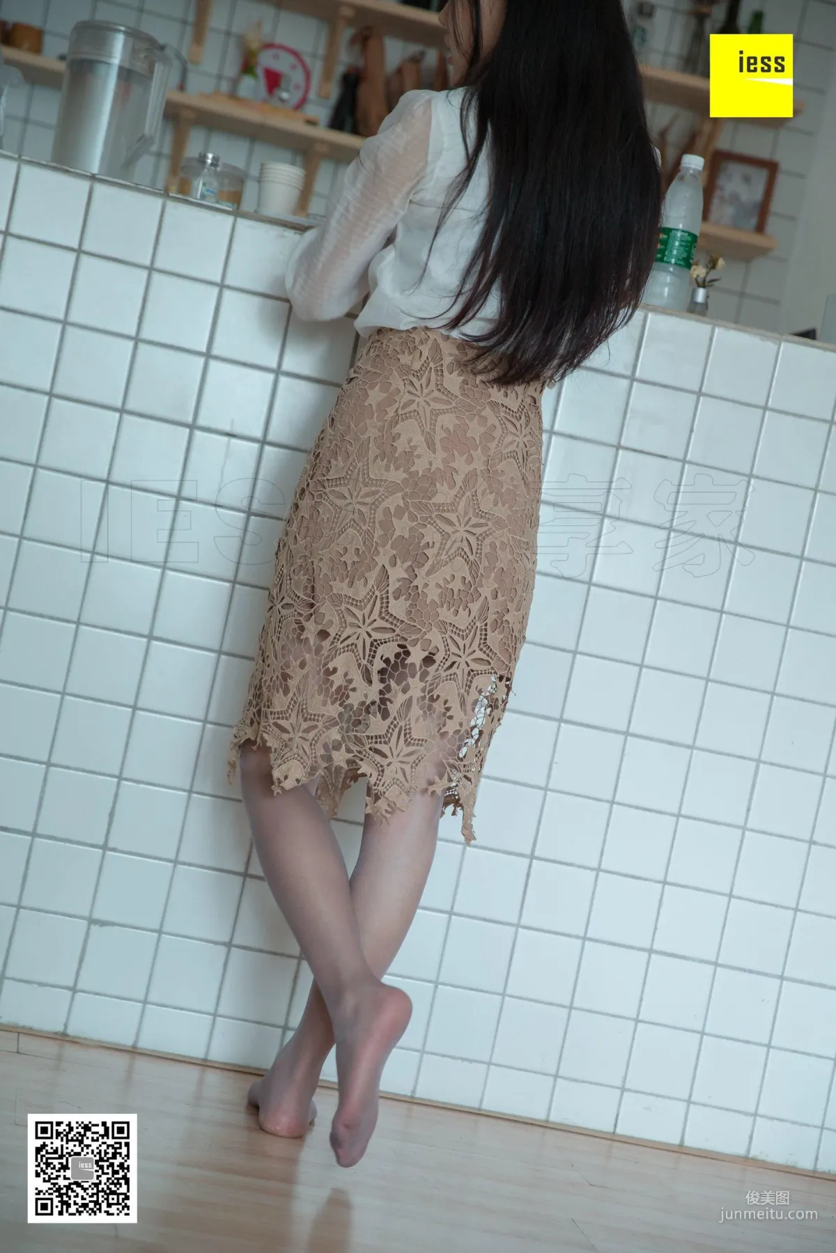 Wen Xin, Big Bear Also Likes Gray Stockings, [IESS] Silk Enjoyer 301 Beautiful Legs and Silk Feet Photo Set photo 42