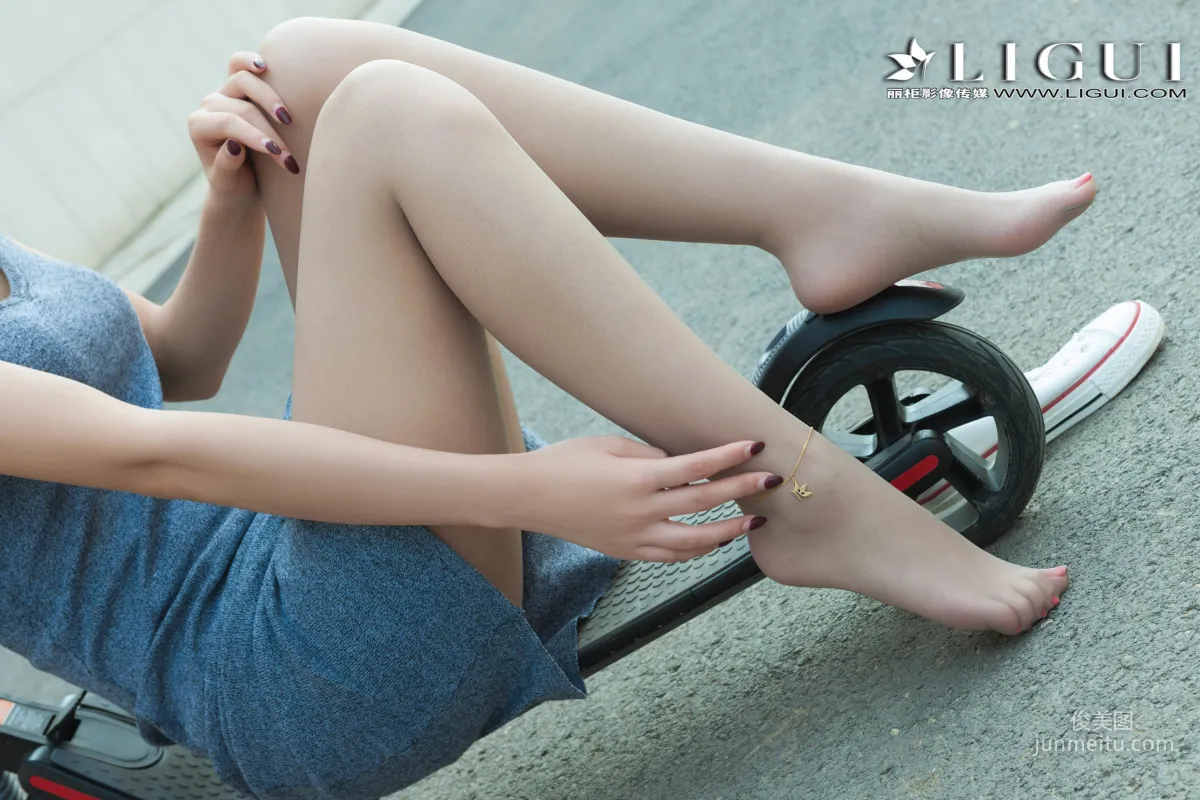 Xuegao Dress + Sneakers Legs and Feet [Ligui] Photo Set photo 39