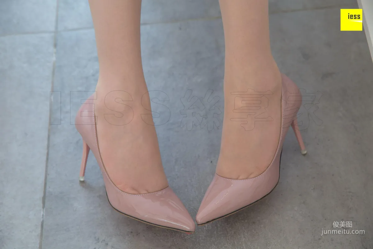 Wen Xin Slightly Raised Curves [IESS] Silk Enjoyer 311 Beautiful Legs and Feet Photo Set photo 22