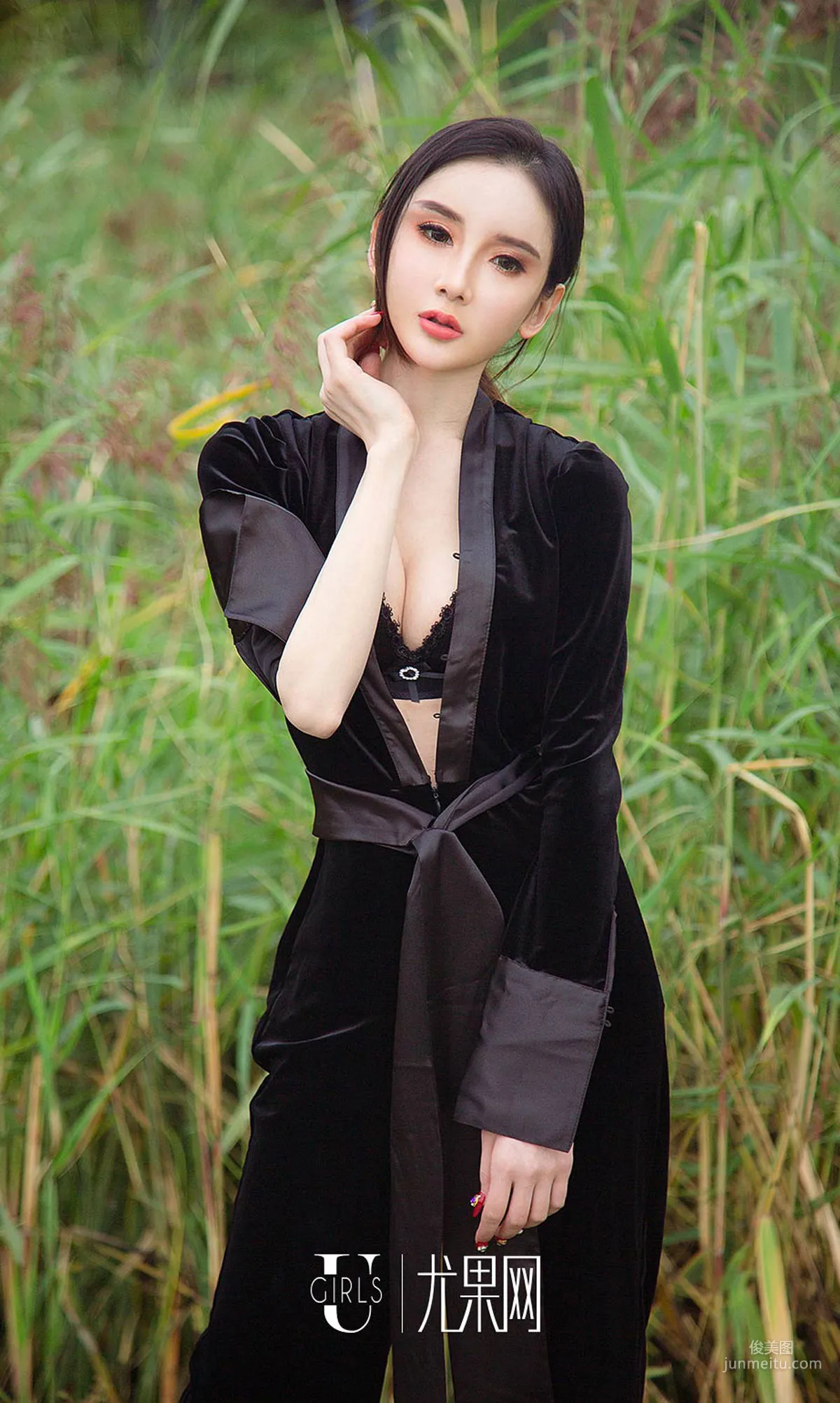 阿依努爾瓦娅《優雅冷美人》 [尤果圈愛尤物] No.1238 寫真集 25