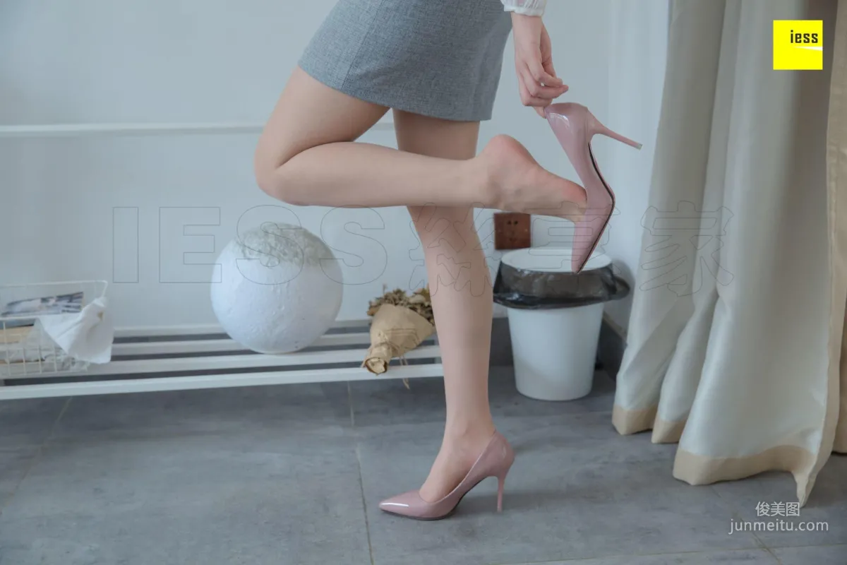 Wen Xin Slightly Raised Curves [IESS] Silk Enjoyer 311 Beautiful Legs and Feet Photo Set photo 73