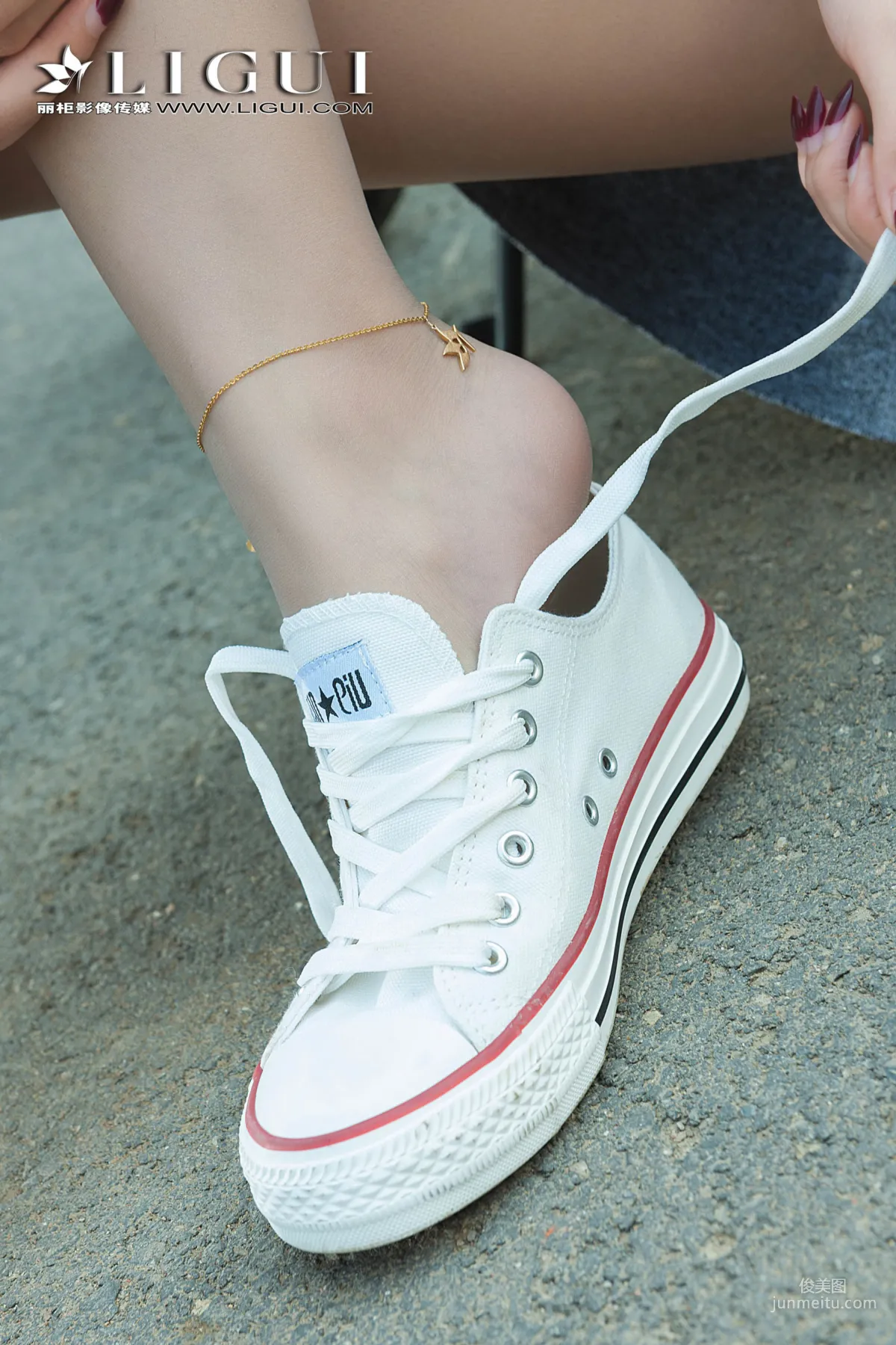 Xuegao Dress + Sneakers Legs and Feet [Ligui] Photo Set photo 20