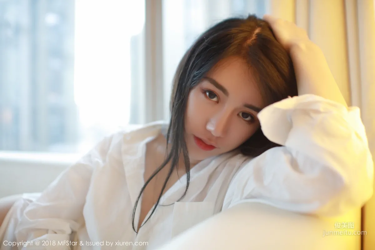 Bai Ziyan nicky Stockings and Beautiful Legs Temptation [MFStar] Vol.143 Photo Set photo 14