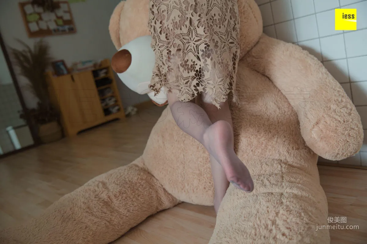Wen Xin, Big Bear Also Likes Gray Stockings, [IESS] Silk Enjoyer 301 Beautiful Legs and Silk Feet Photo Set photo 82