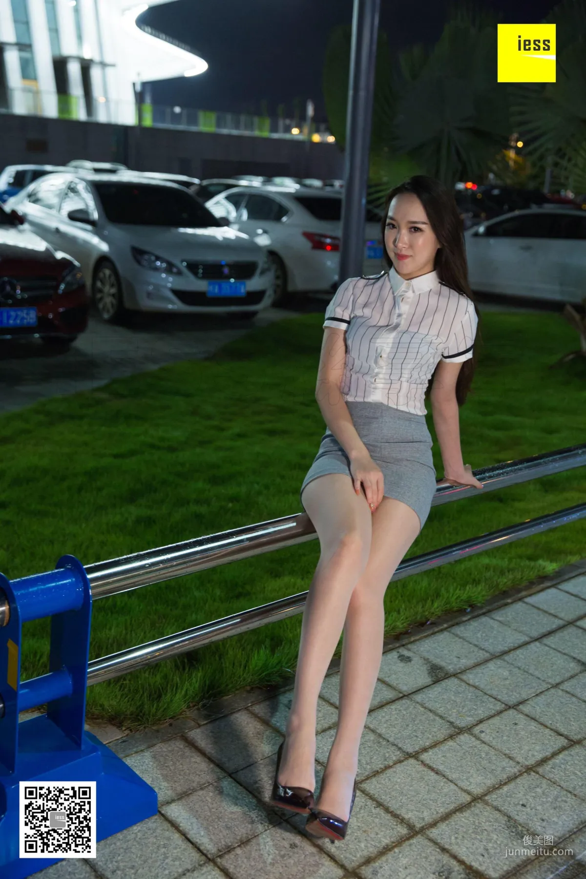 Uniform Yun Yun Under the Streetlight [IESS] Devil Wednesday Special Issue 29 Photo Set photo 20