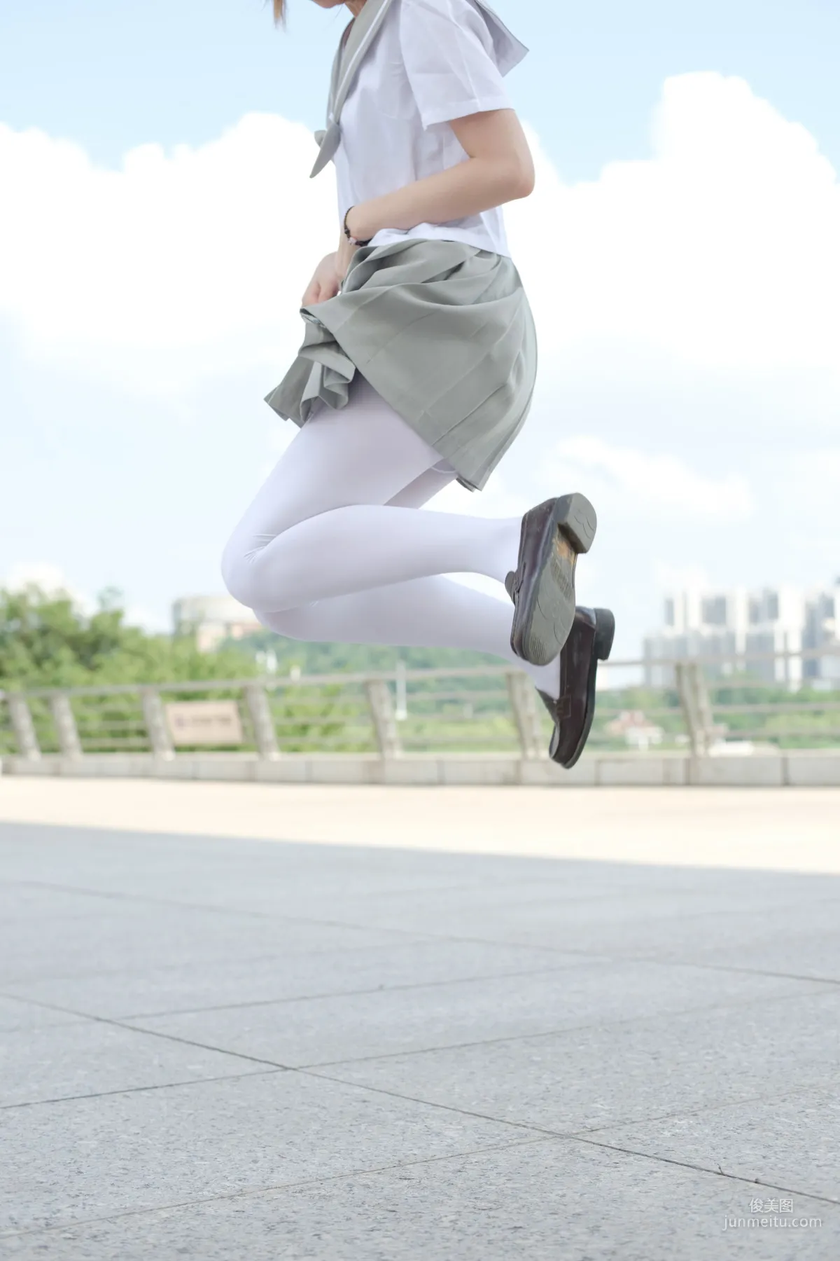 《JK白丝户外》 [森萝财团] R15-026 写真集5