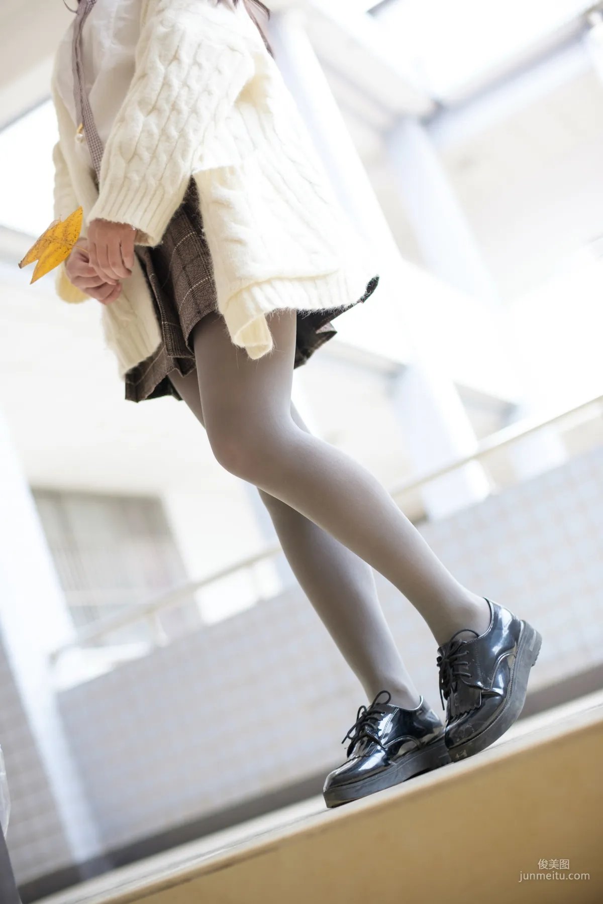 《灰丝学妹》 [森萝财团] R15-042 写真集81