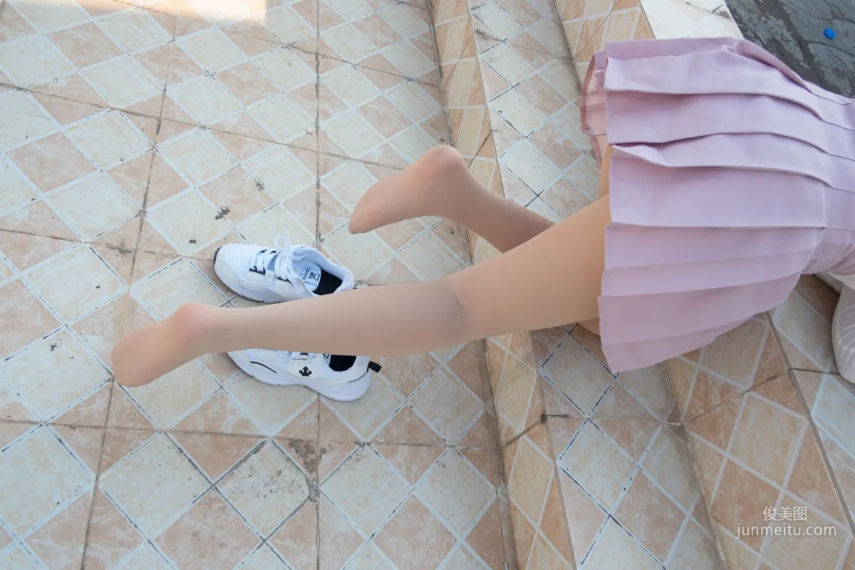 《肉丝大胸妹》 [森萝财团] R15-038 写真集17